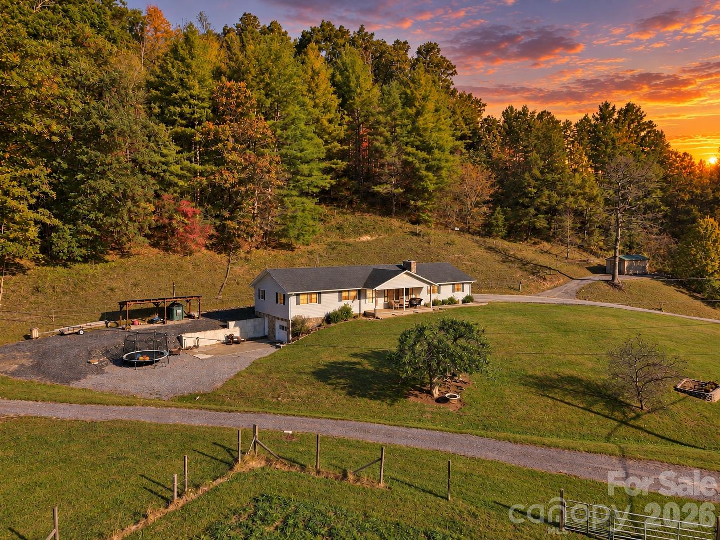 900 Prices Creek Road Property Photo 1