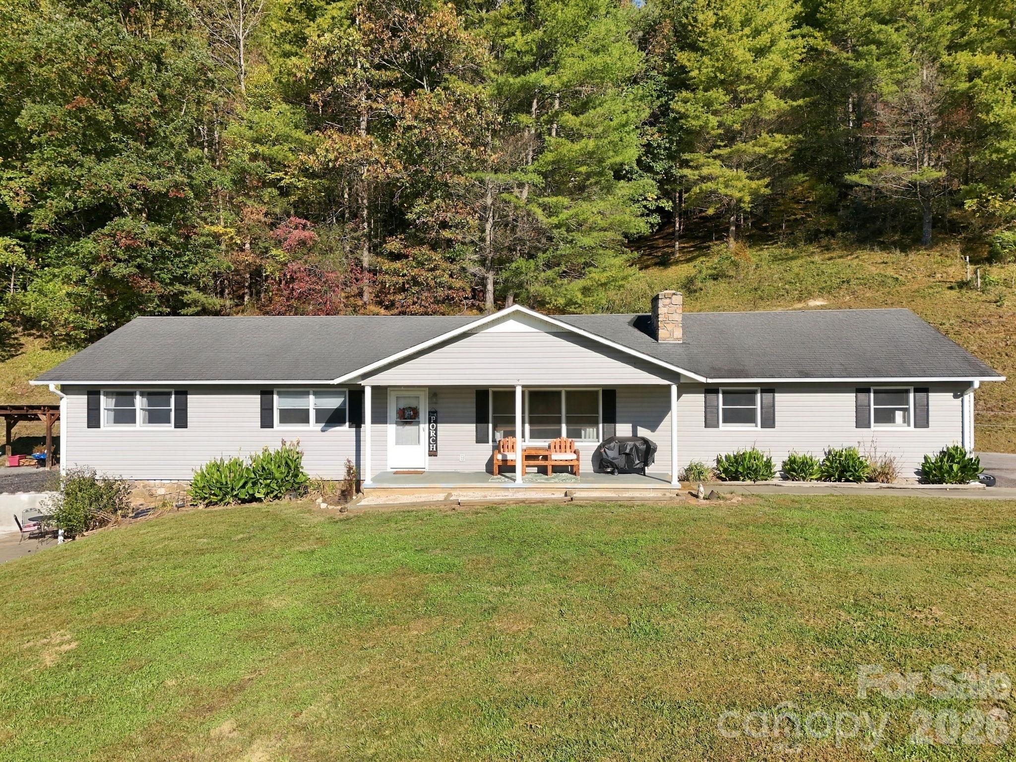 900 Prices Creek Road Property Photo 2