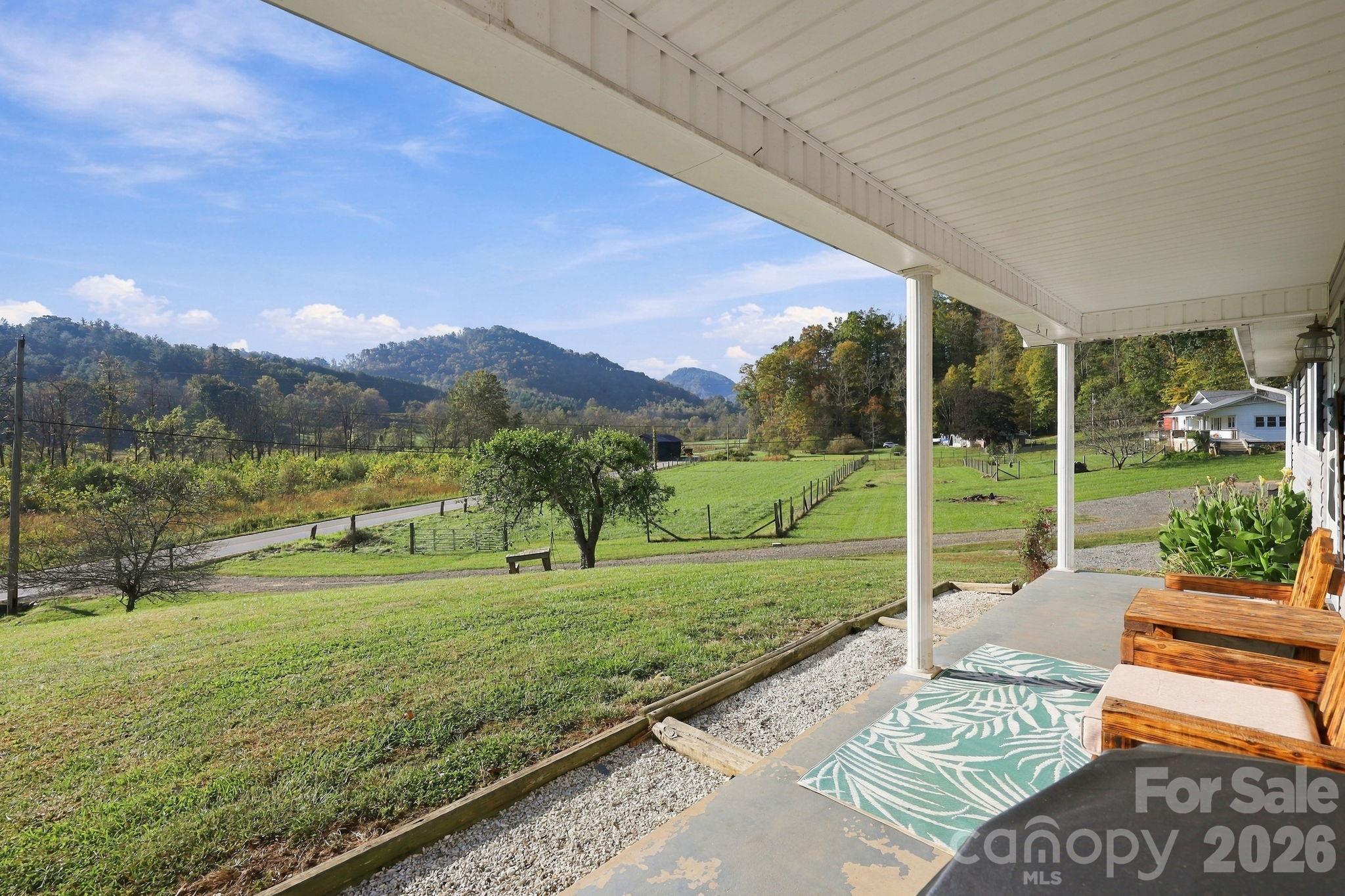 900 Prices Creek Road Property Photo 4