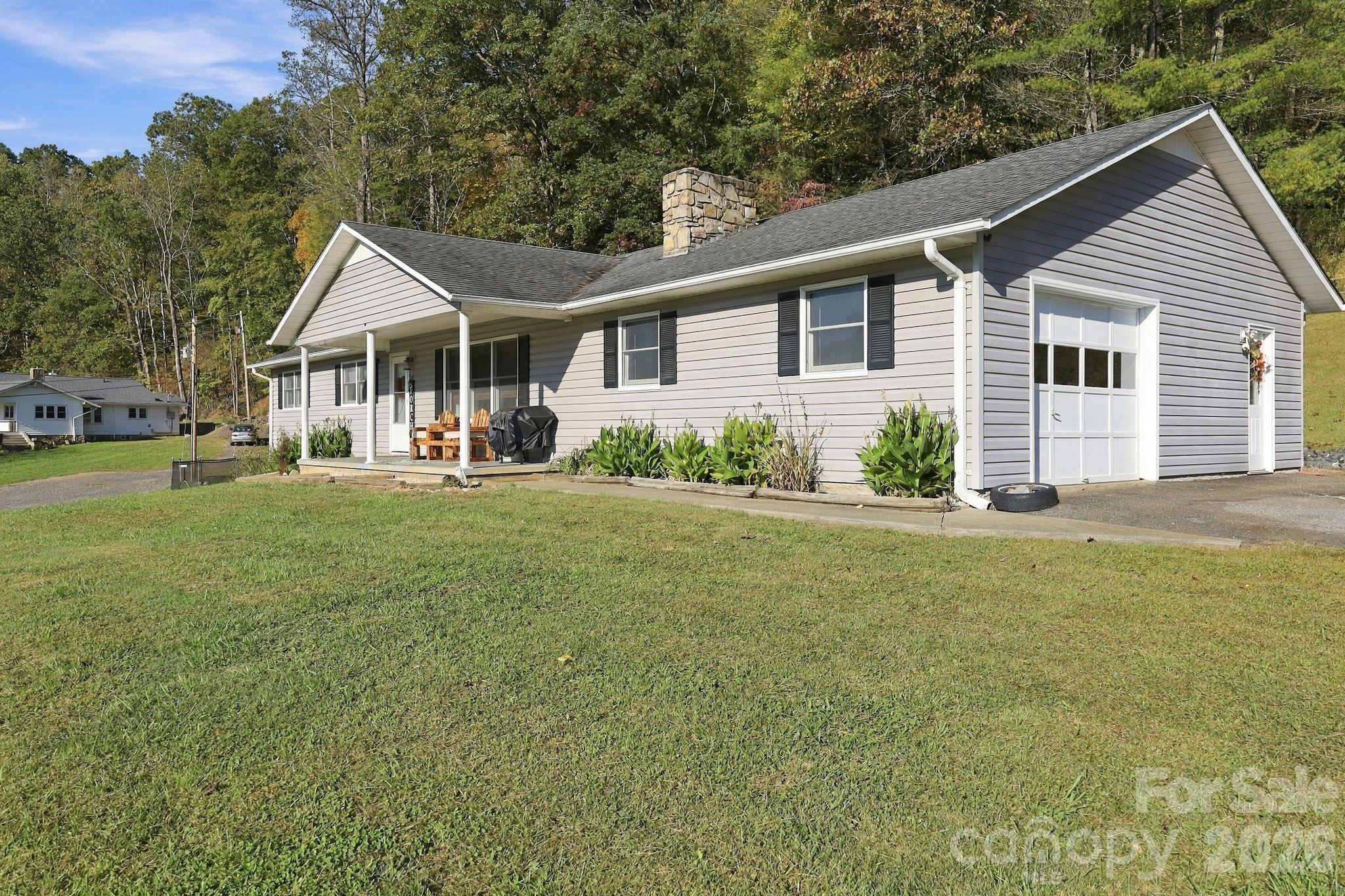 900 Prices Creek Road Property Photo 6