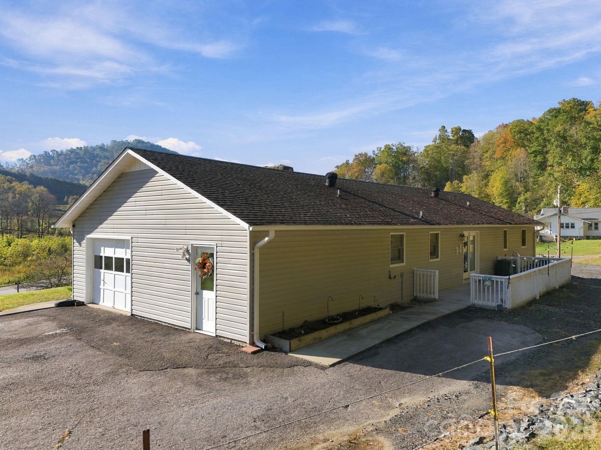 900 Prices Creek Road Property Photo 36
