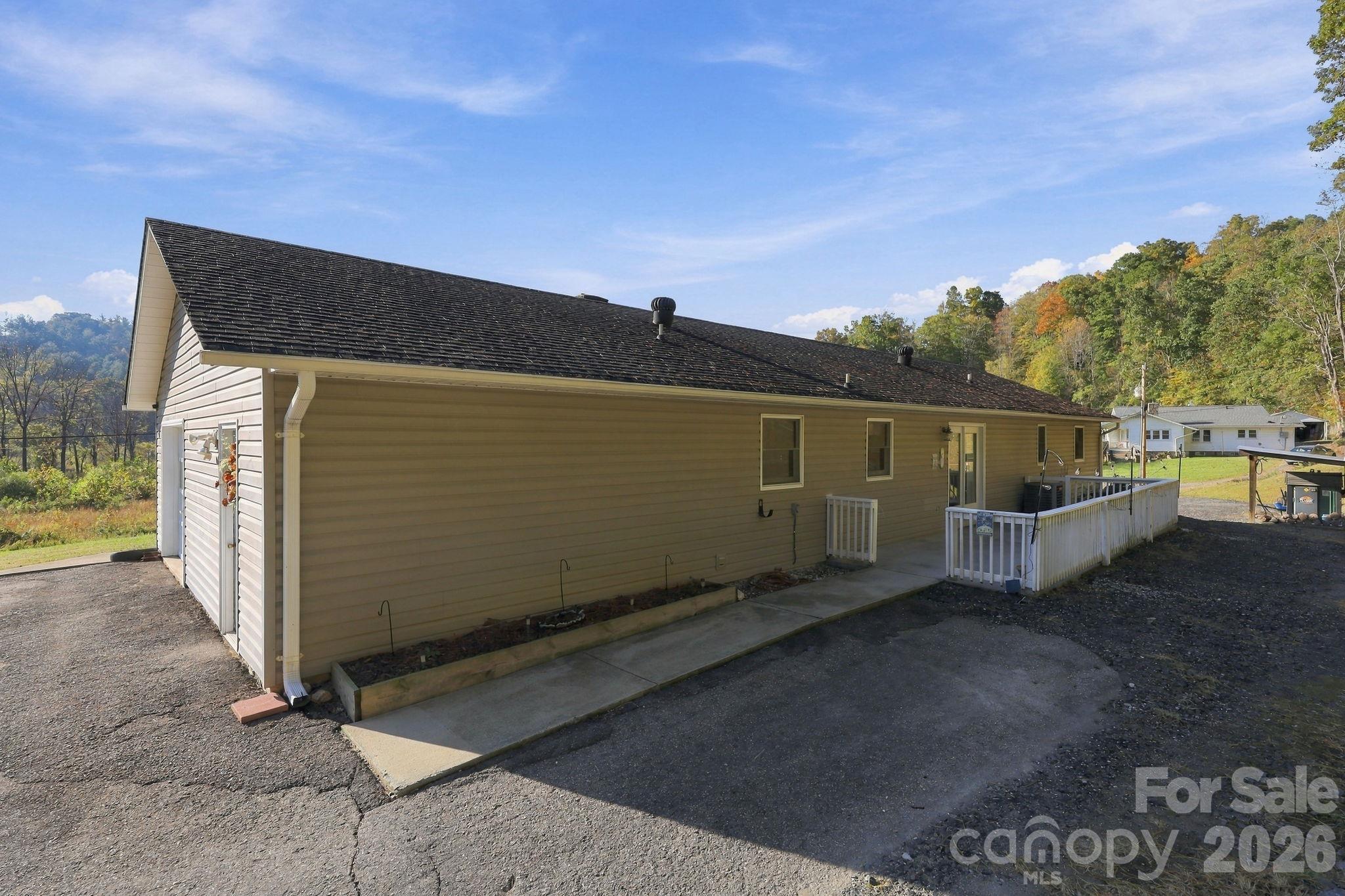900 Prices Creek Road Property Photo 45