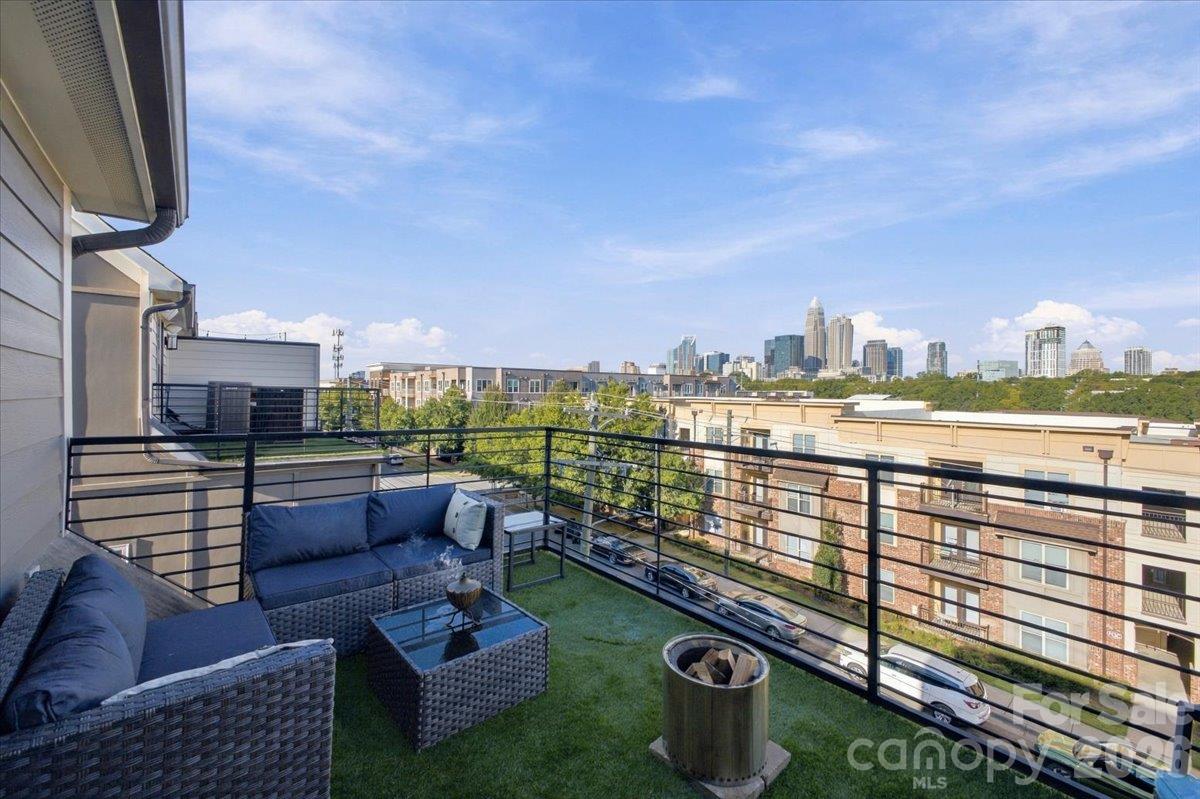 12107 Brooklyn Avenue Property Photo 4
