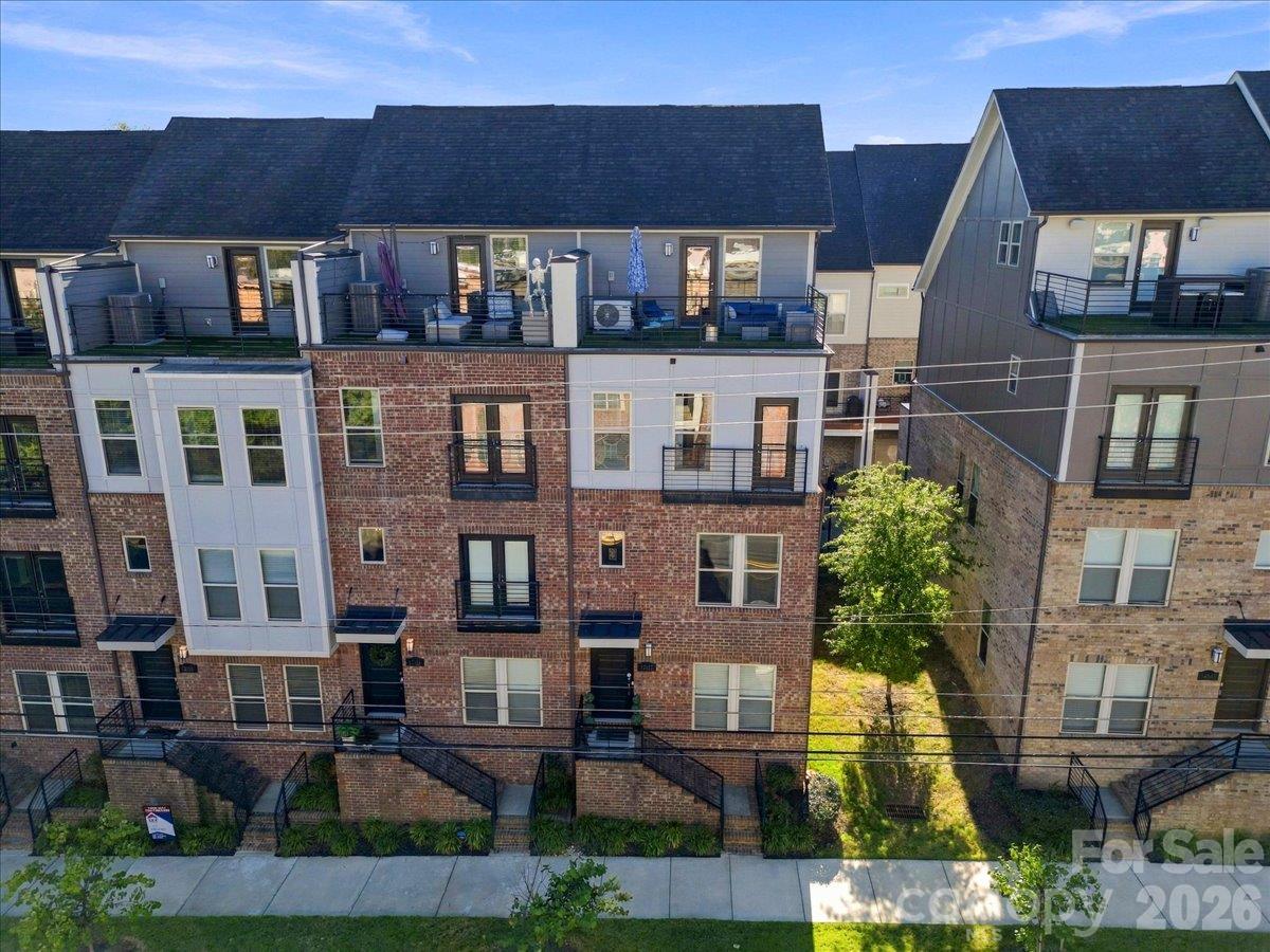 12107 Brooklyn Avenue Property Photo 5
