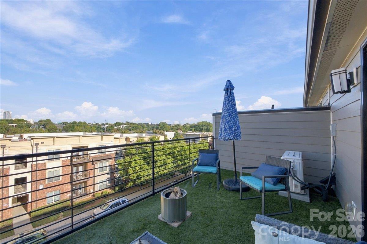 12107 Brooklyn Avenue Property Photo 9