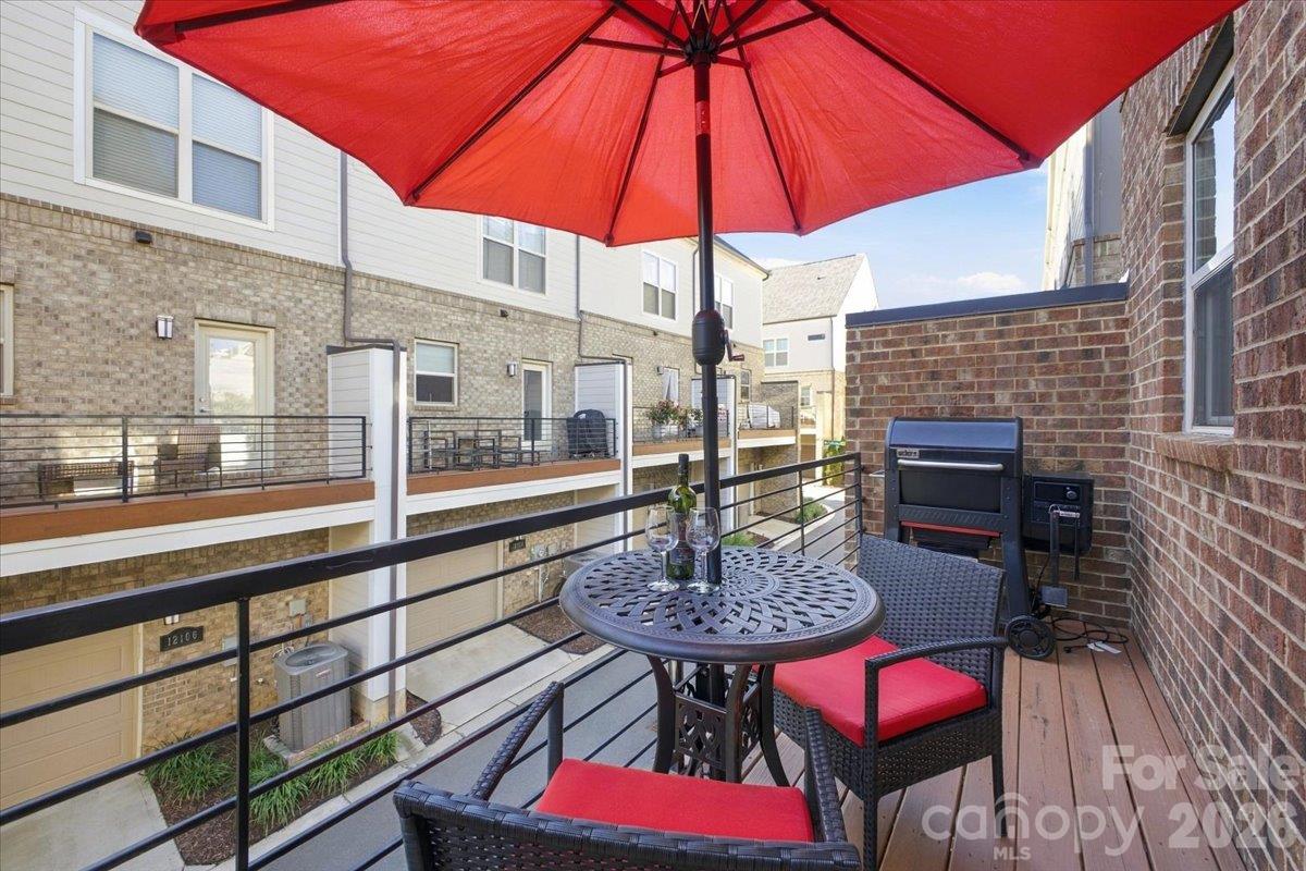 12107 Brooklyn Avenue Property Photo 17