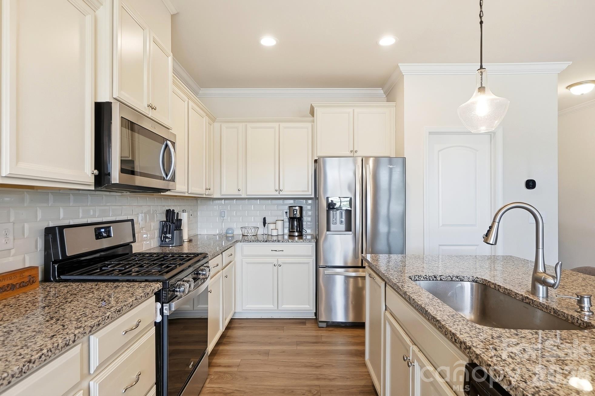 19020 Hawk Haven Lane Property Photo 10