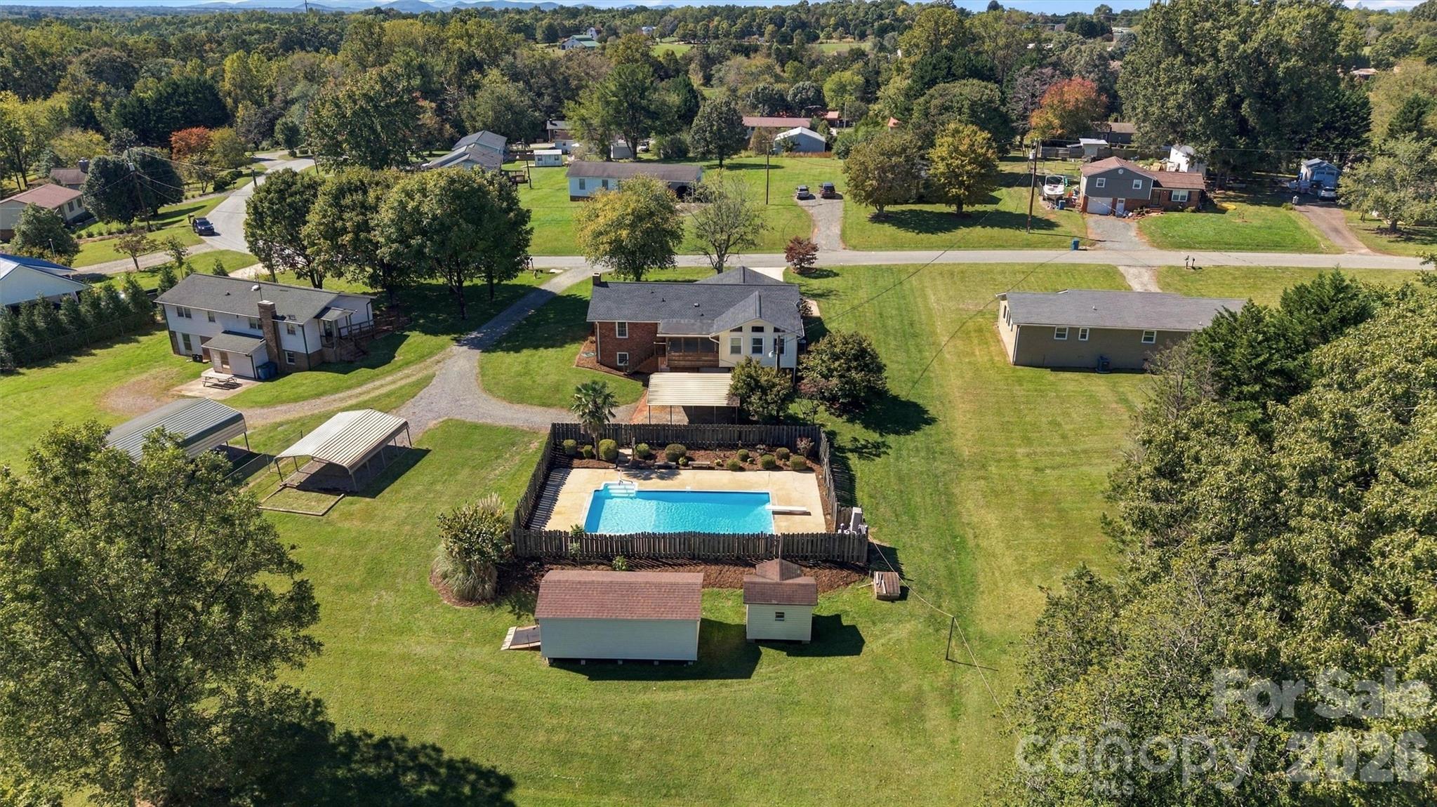 139 Greenlea Circle Property Photo 1