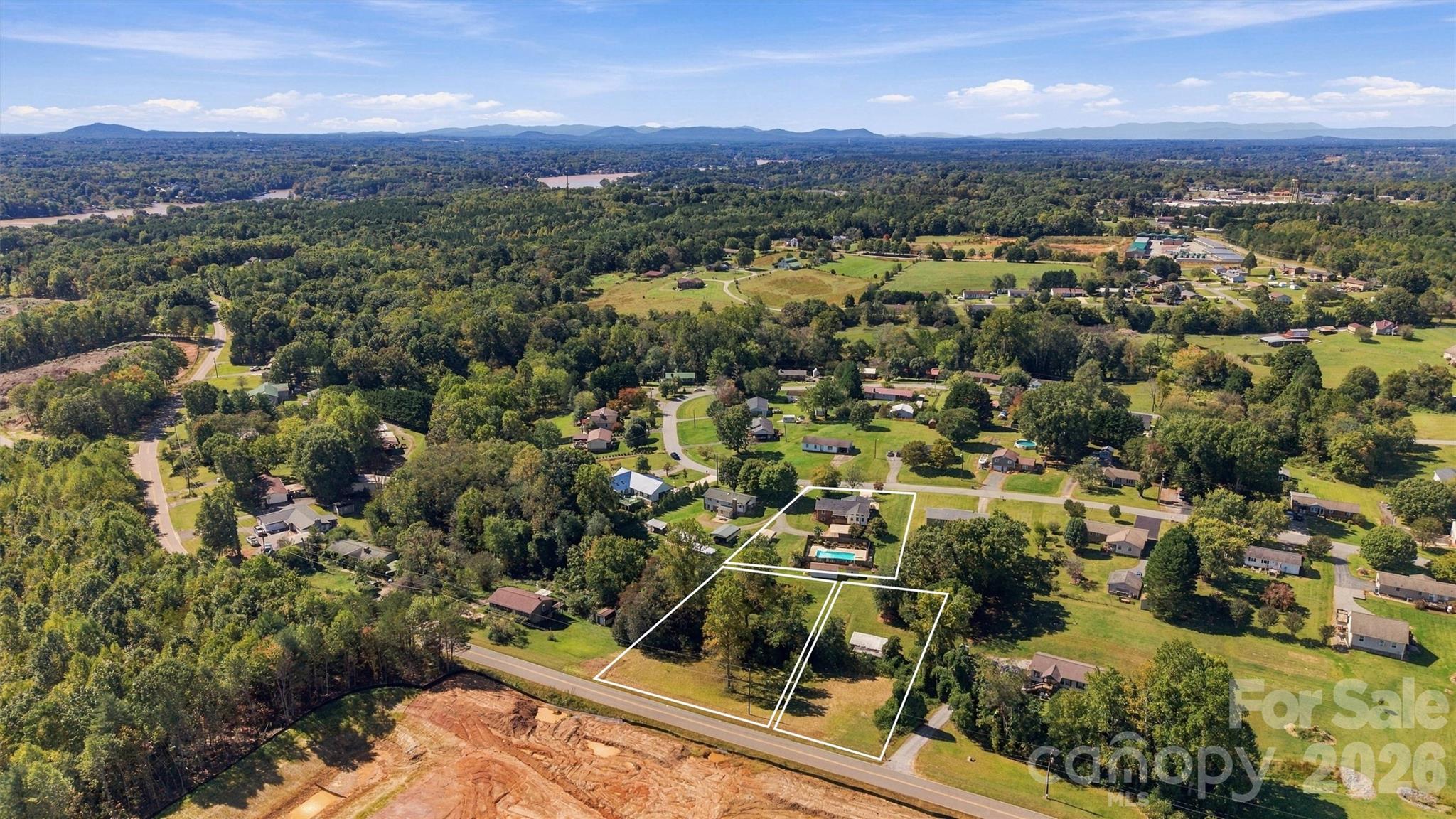 139 Greenlea Circle Property Photo 2