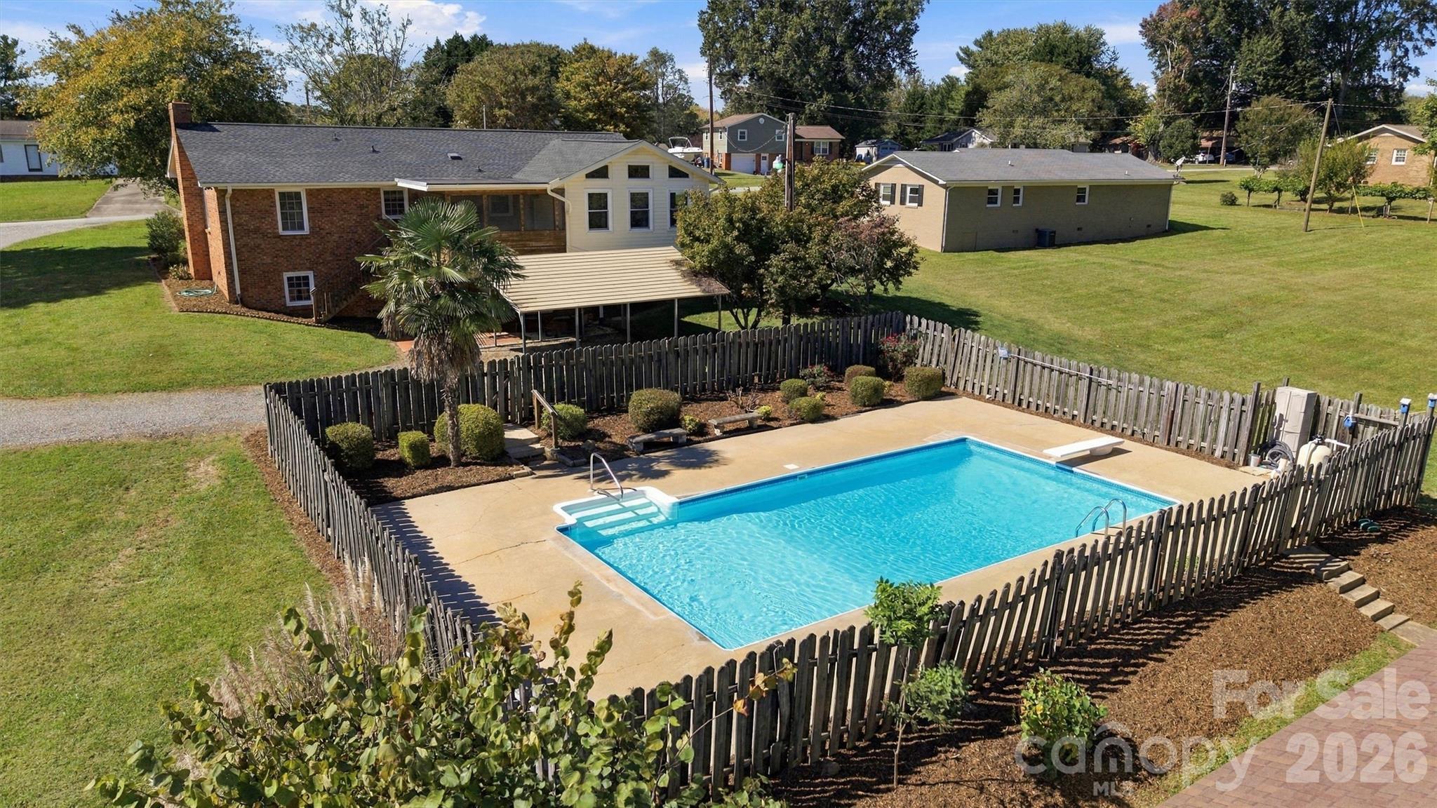 139 Greenlea Circle Property Photo 4