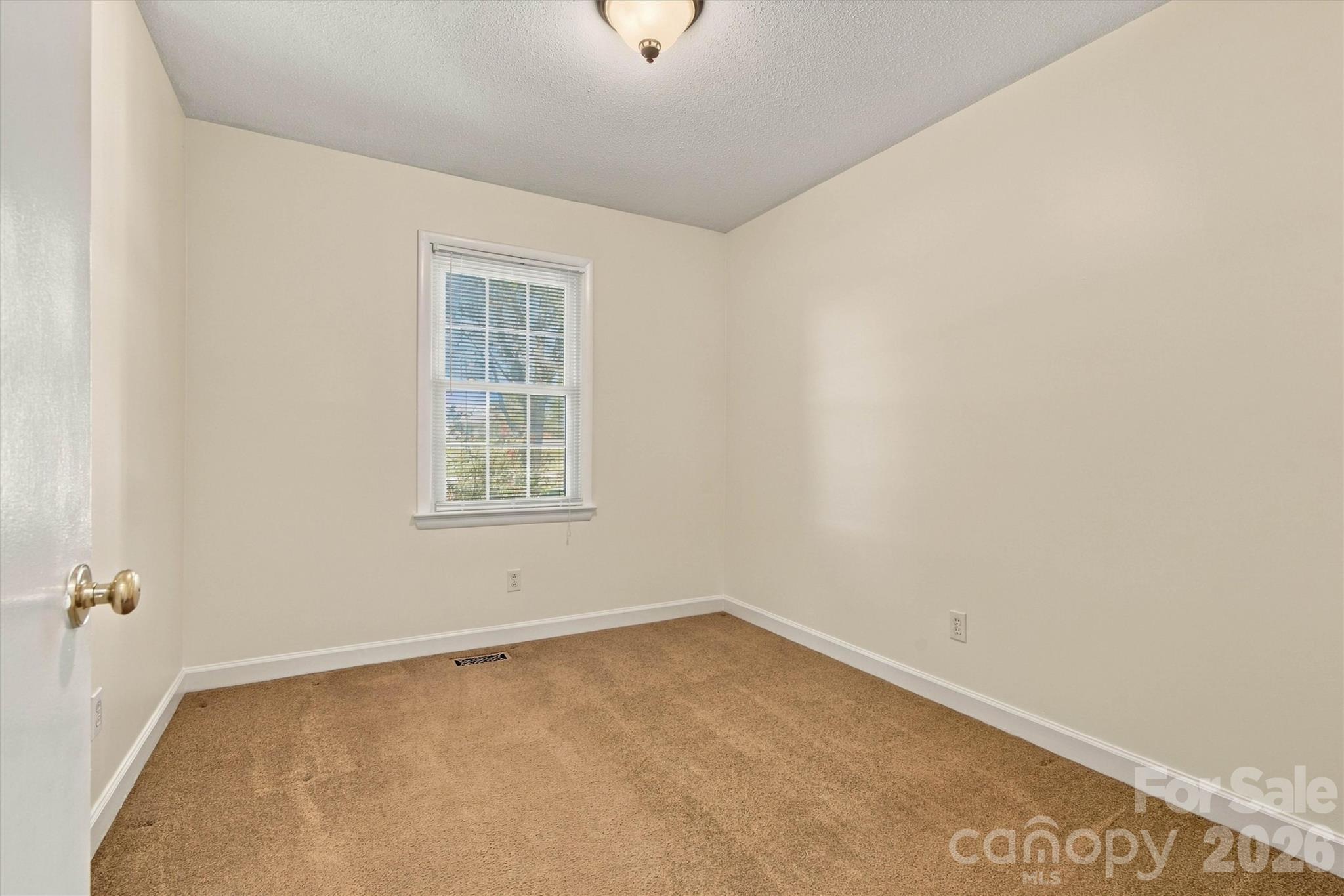 139 Greenlea Circle Property Photo 26