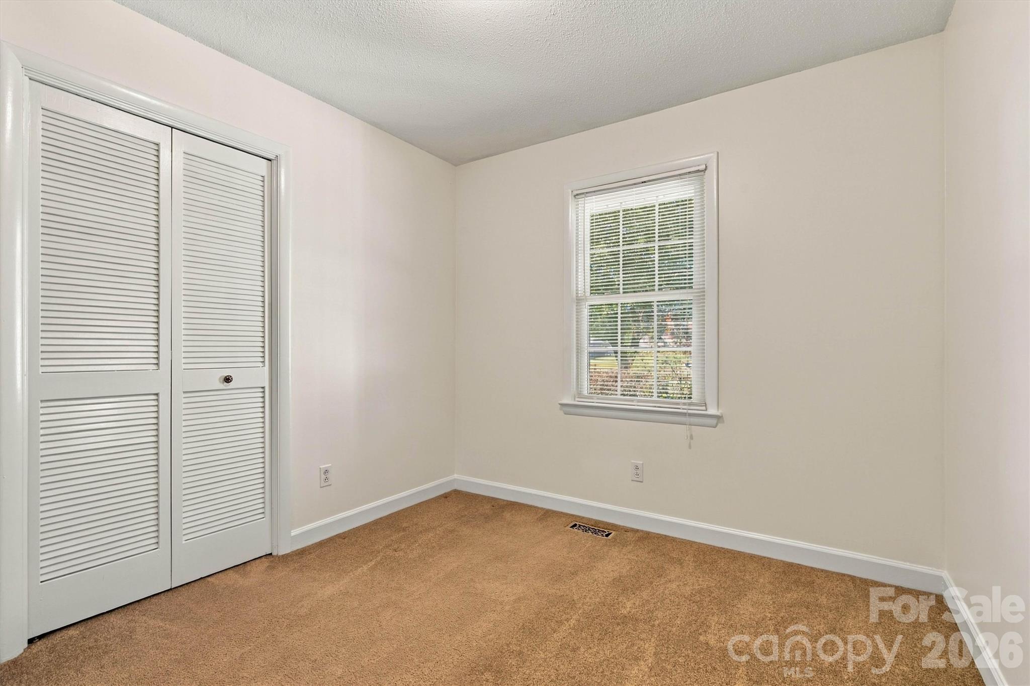 139 Greenlea Circle Property Photo 27
