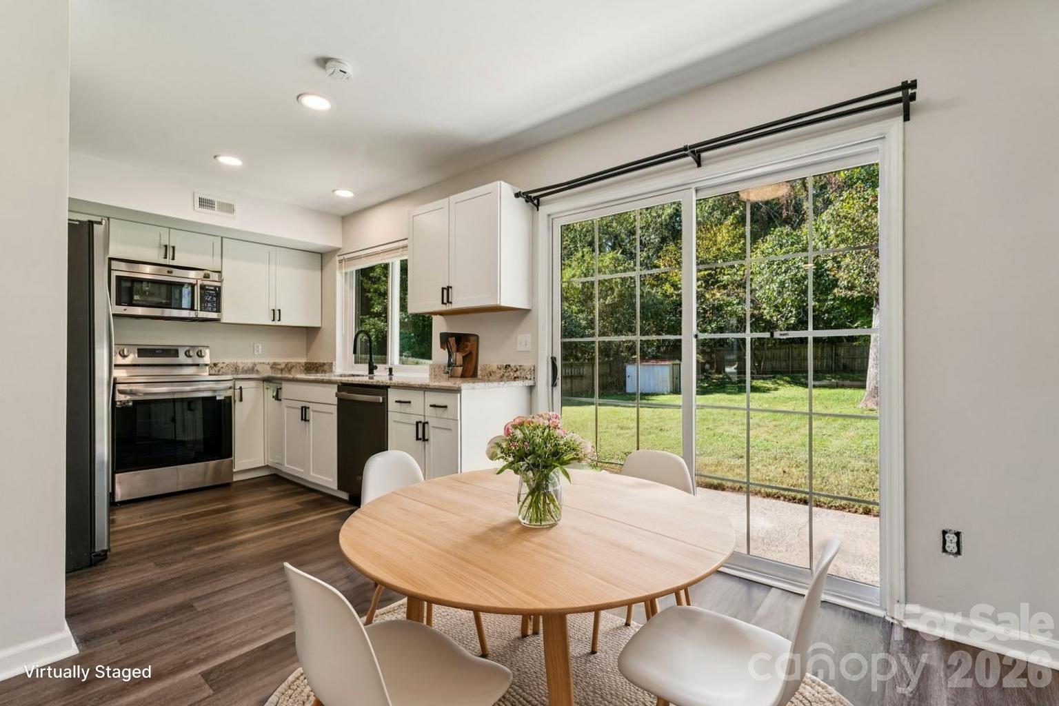 6719 Montezuma Trail Property Photo 4