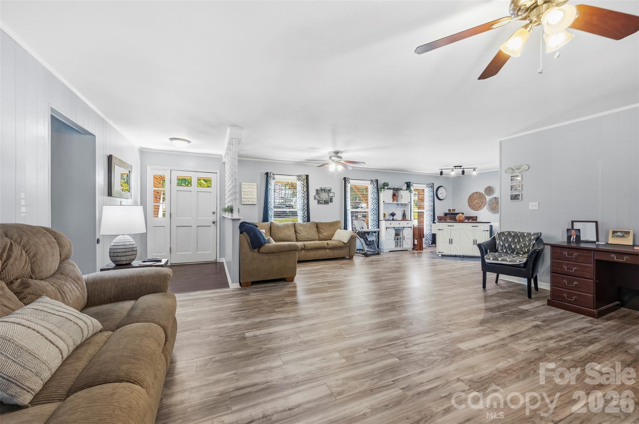 106 White Plains Drive Property Photo 11