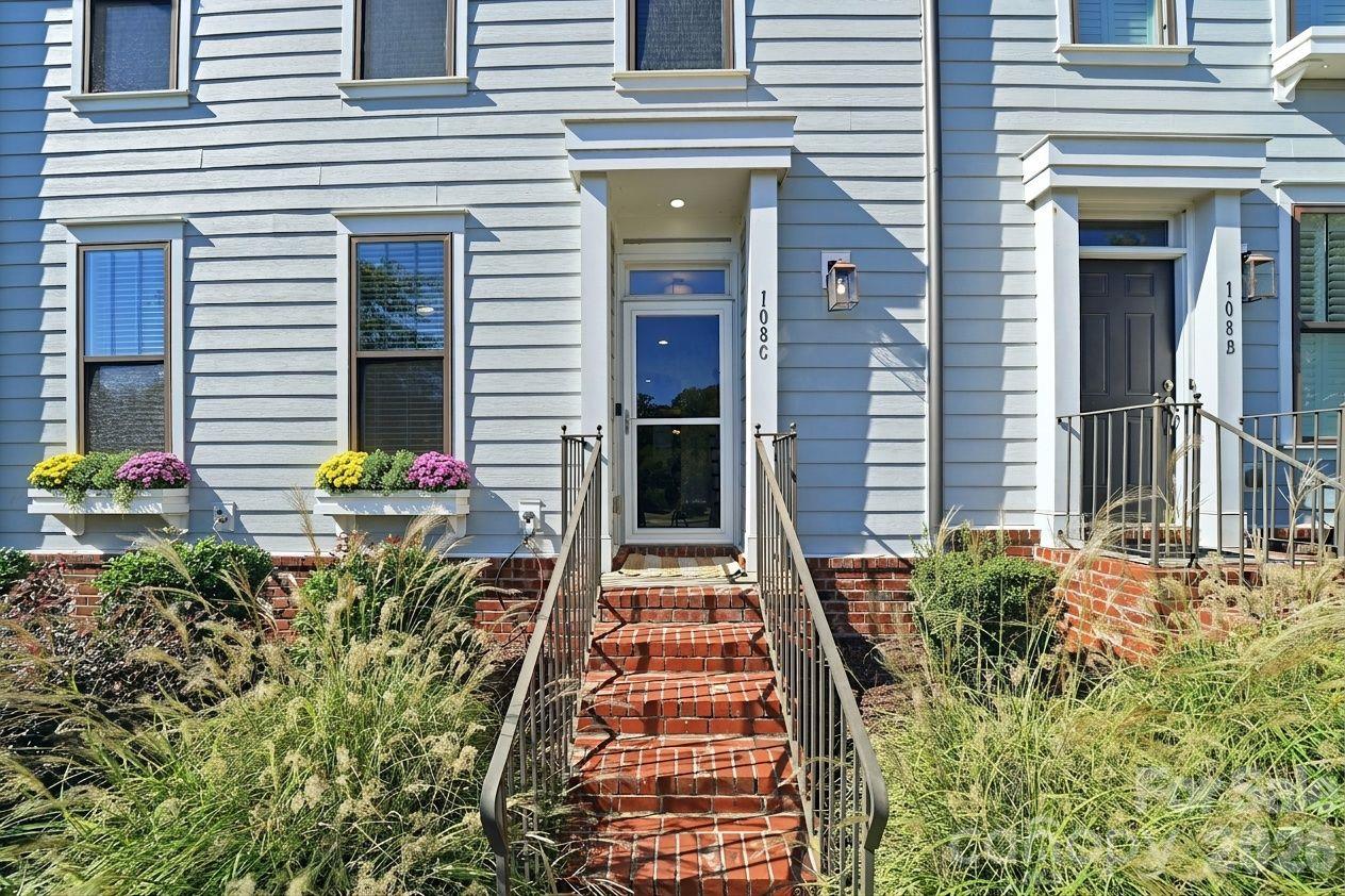 108 Certificate Street C Property Photo 2