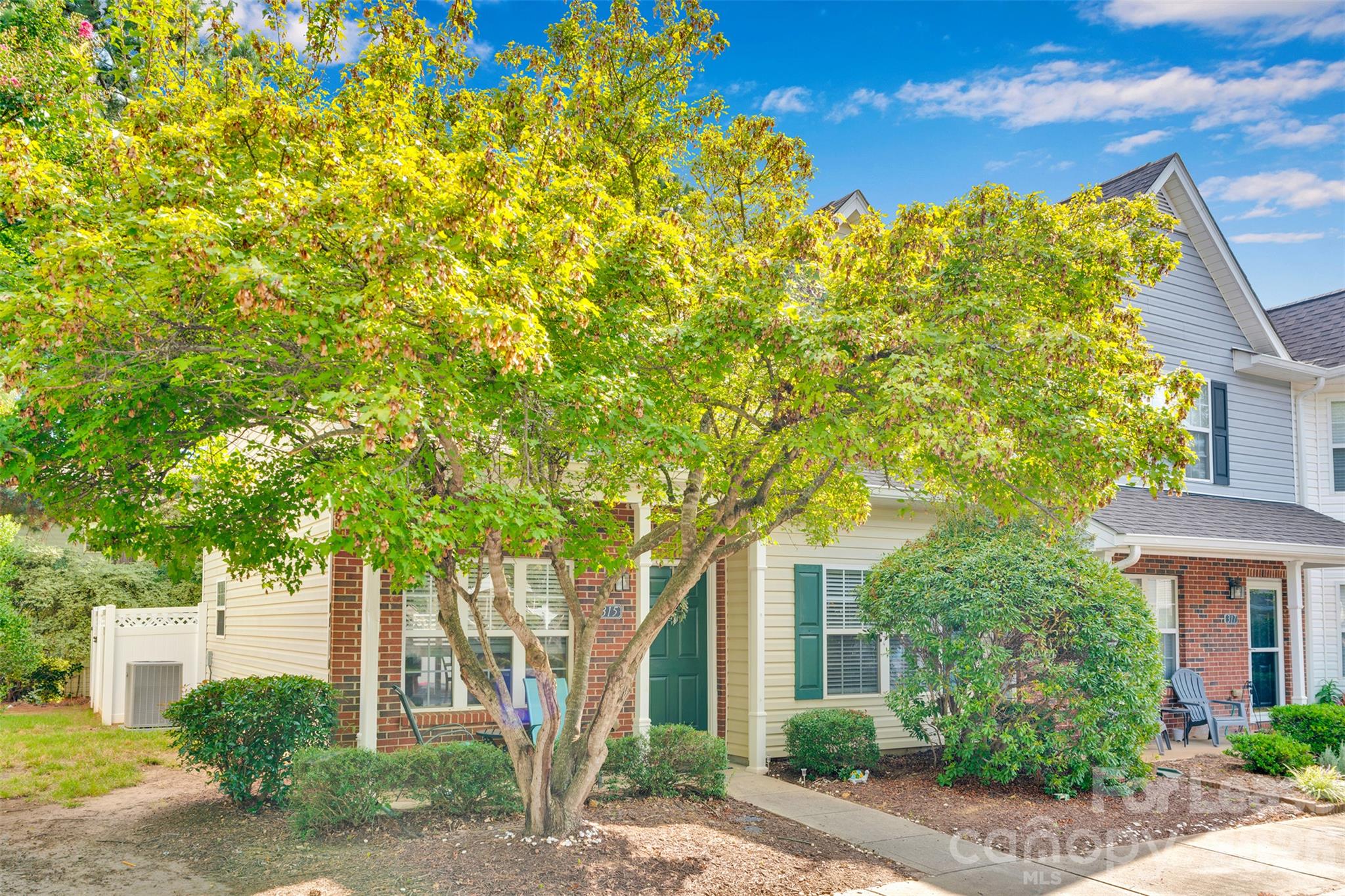 315 Deep Water Lane Property Photo 4