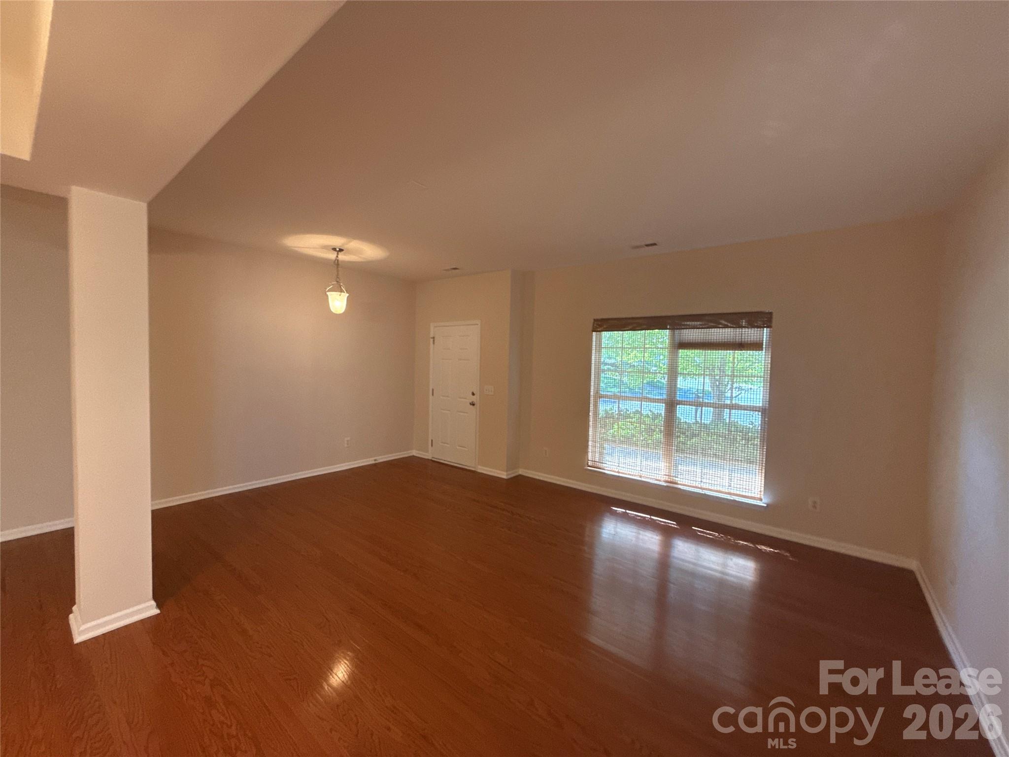 2001 Sipes Place Property Photo 3