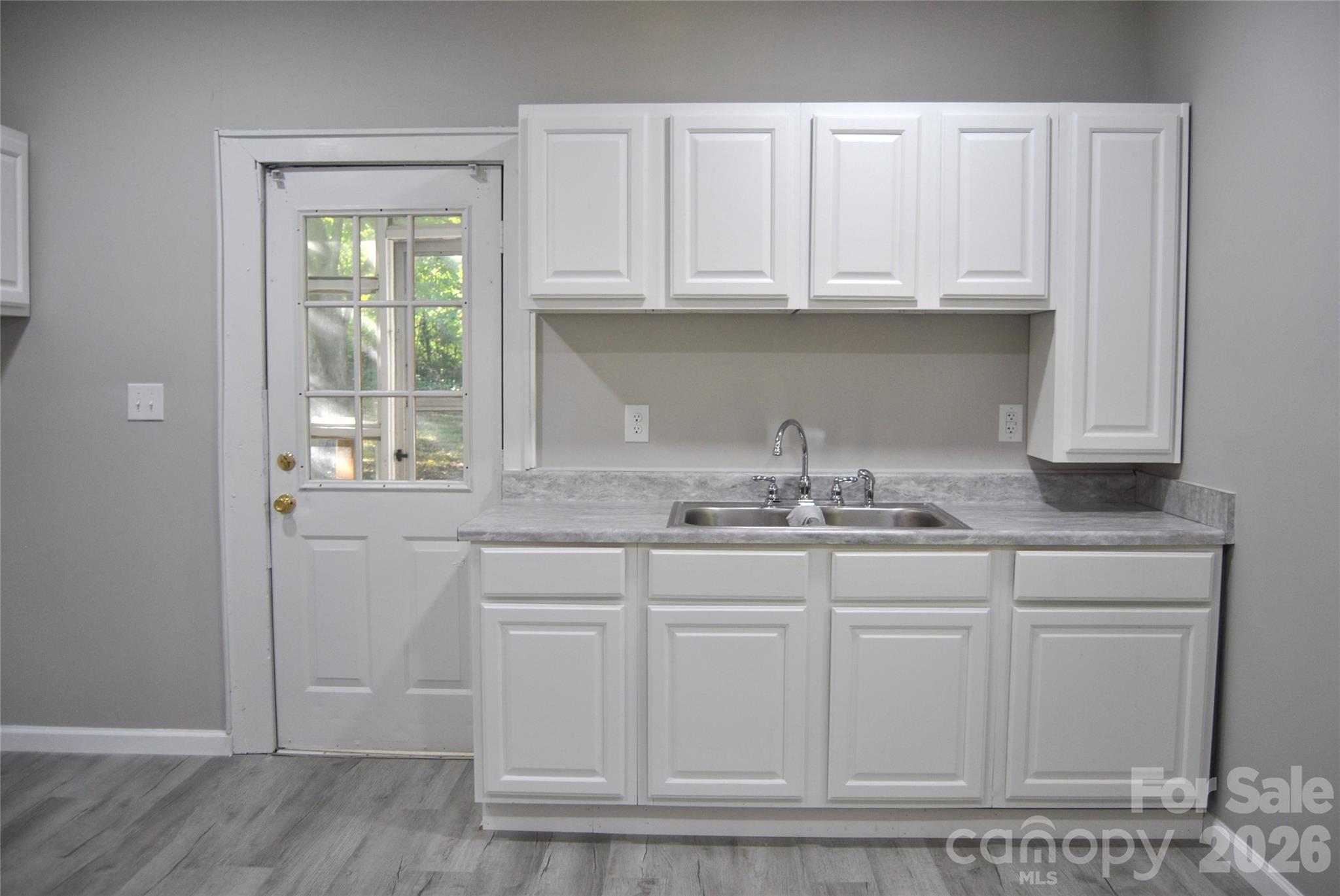 2431 Milton Avenue Property Photo 5