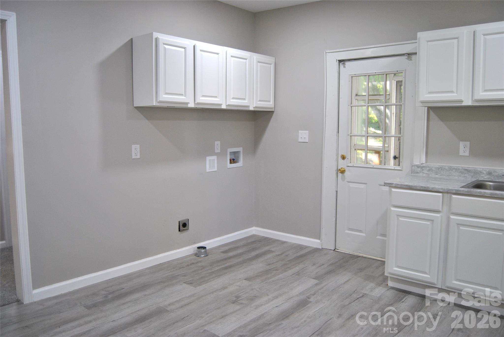 2431 Milton Avenue Property Photo 8