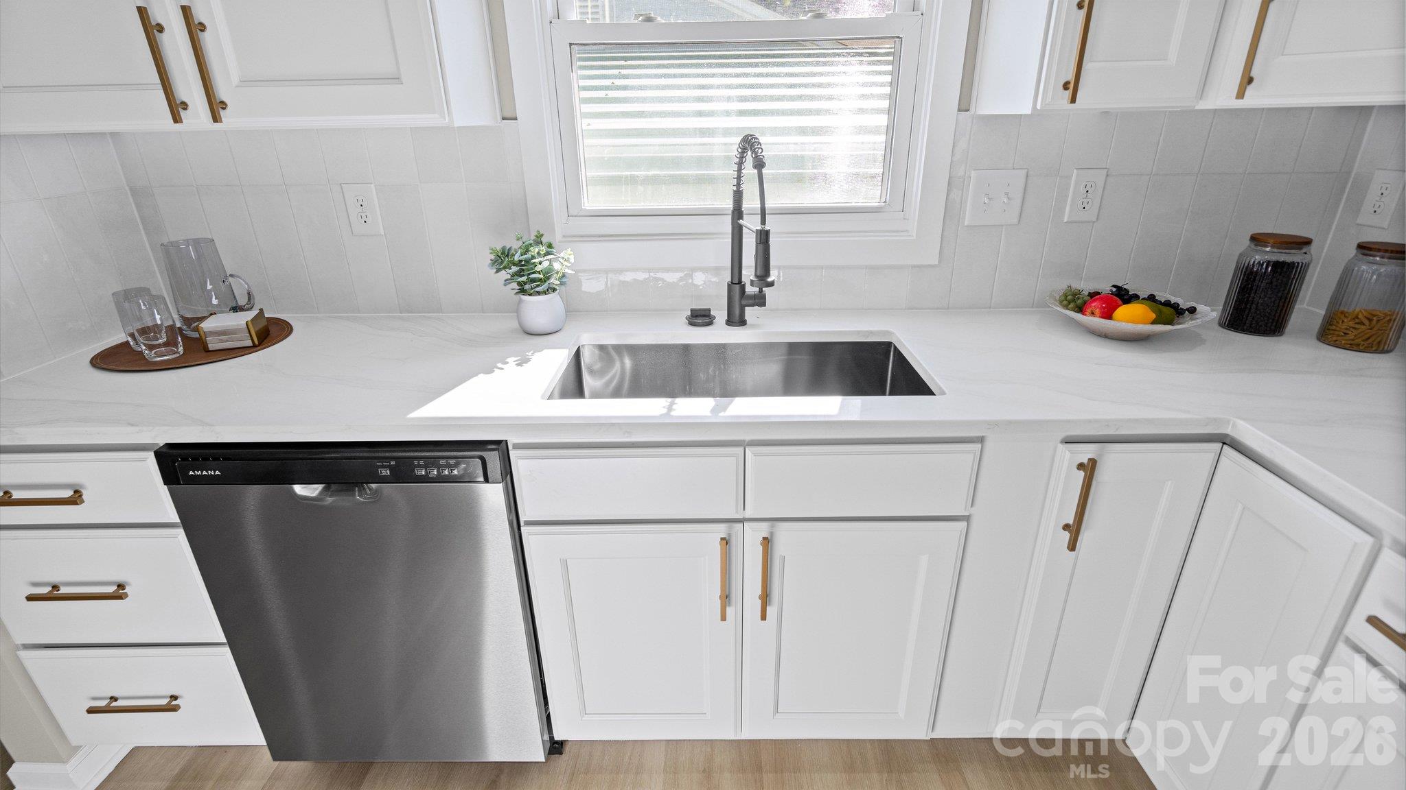 708 Aintree Road Property Photo 14