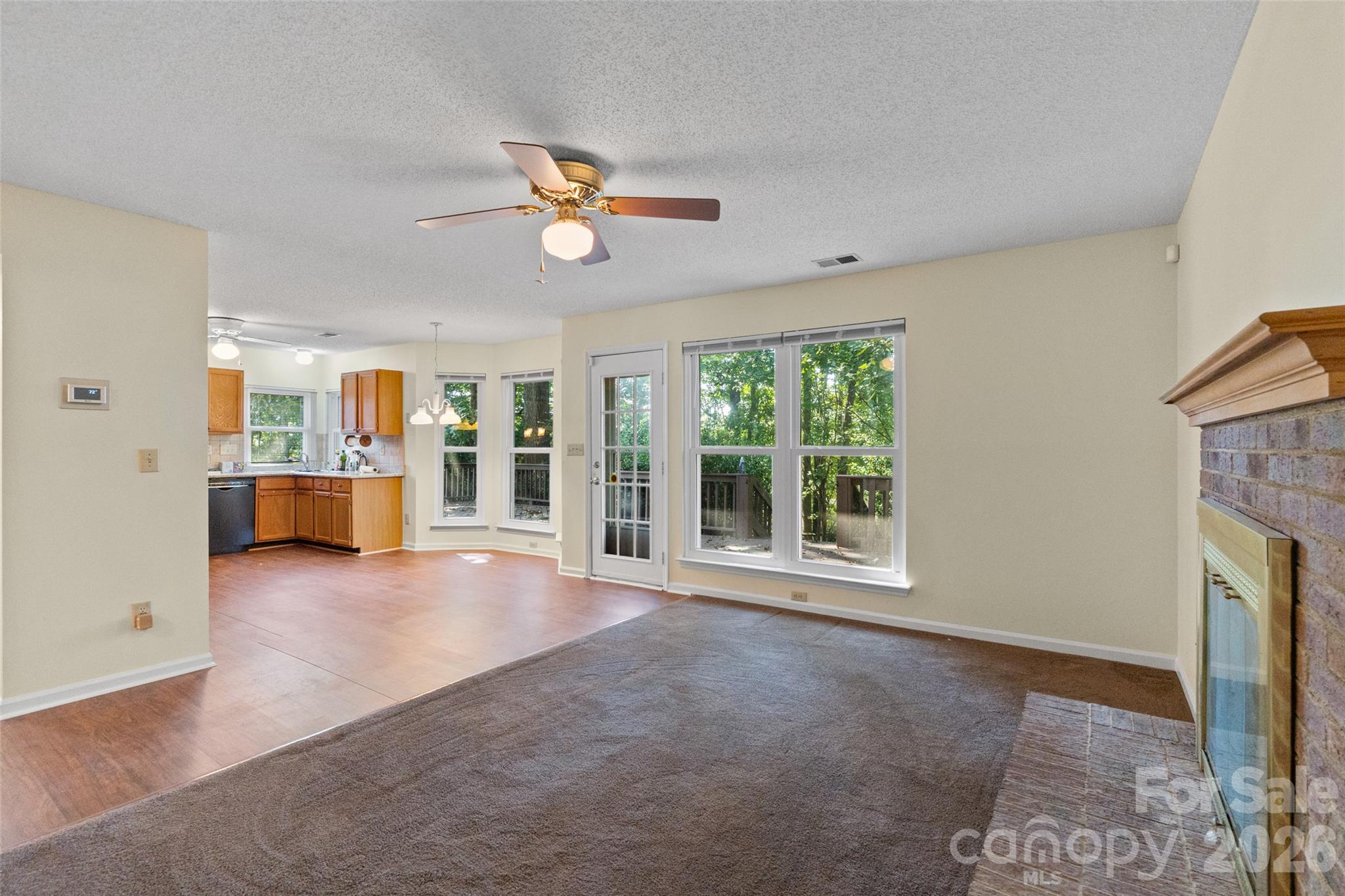 10913 Lassen Court Property Photo 11