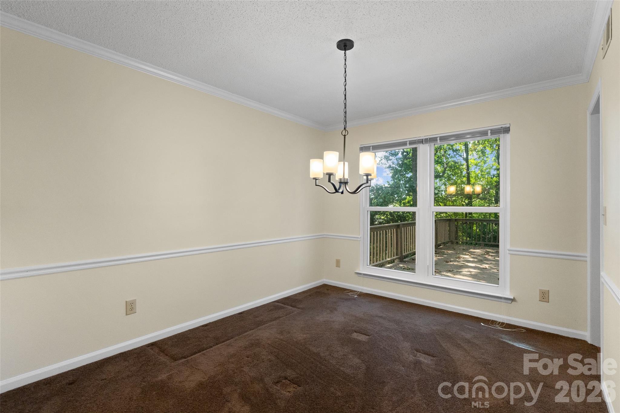 10913 Lassen Court Property Photo 16