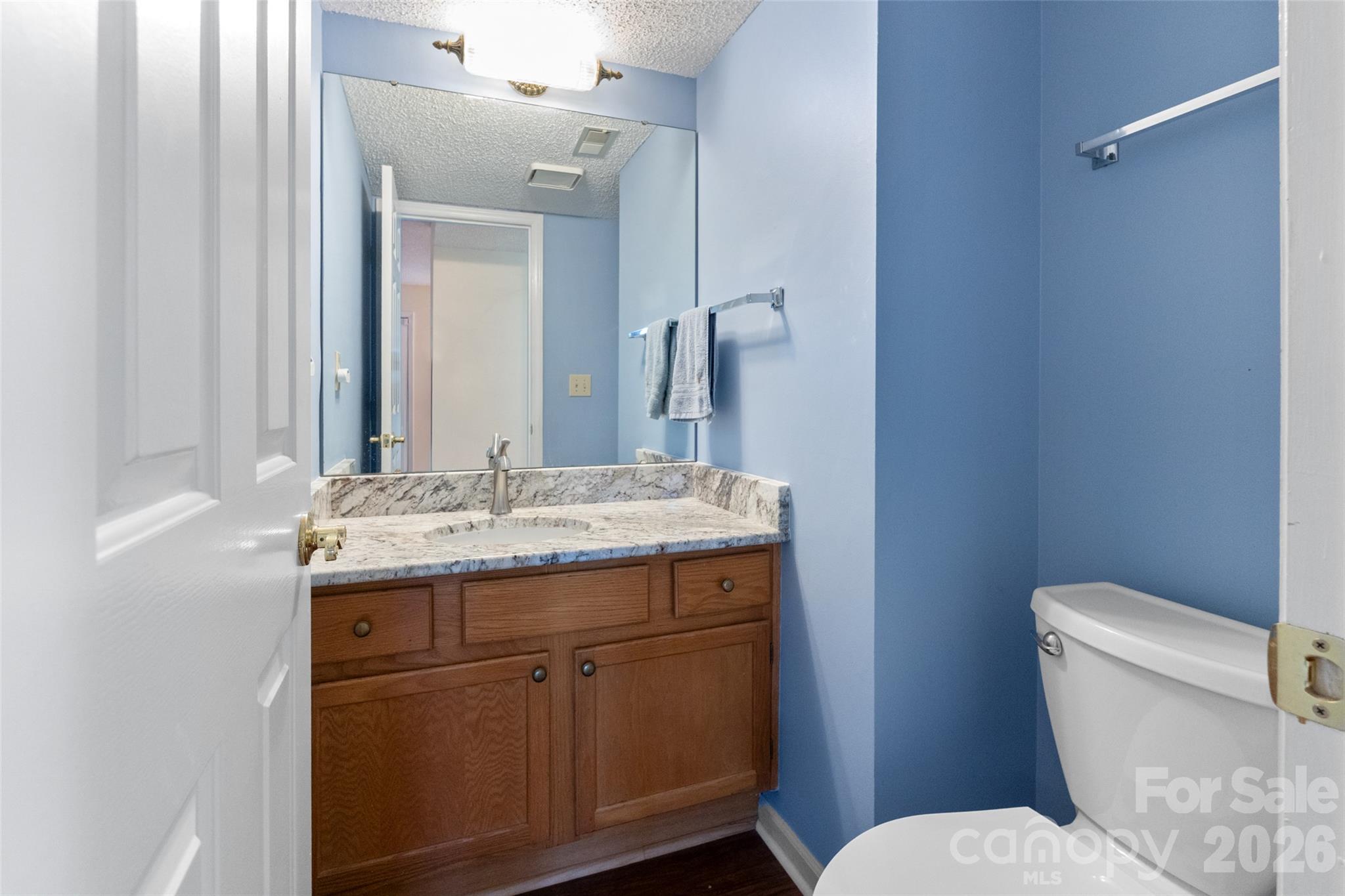 10913 Lassen Court Property Photo 18