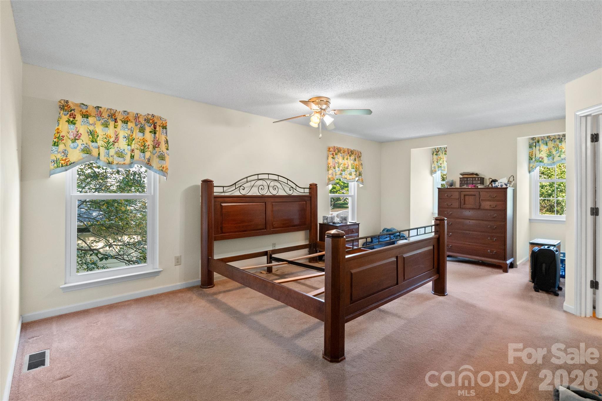 10913 Lassen Court Property Photo 19