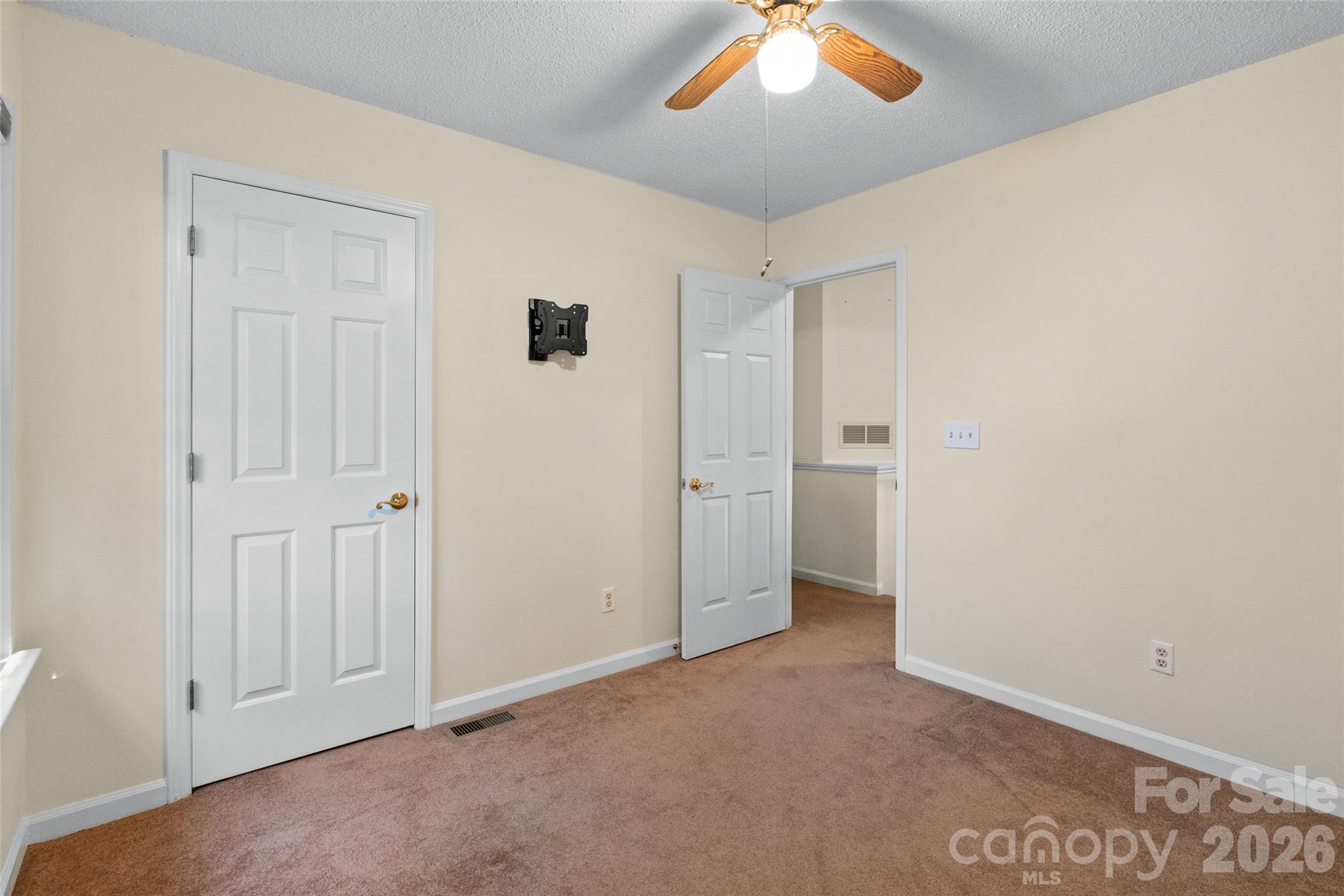 10913 Lassen Court Property Photo 27