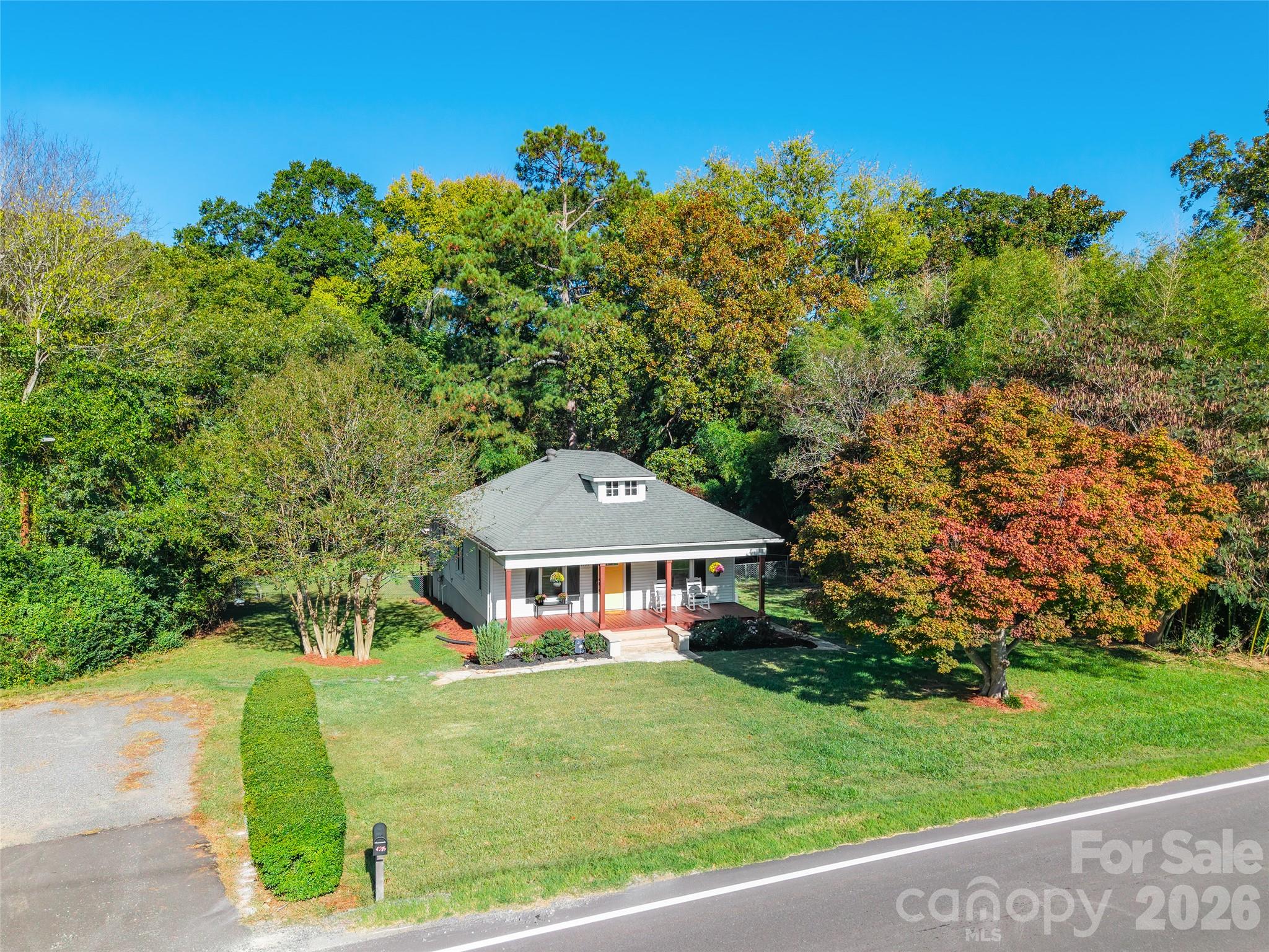 4595 Edgeland Road Property Photo 1