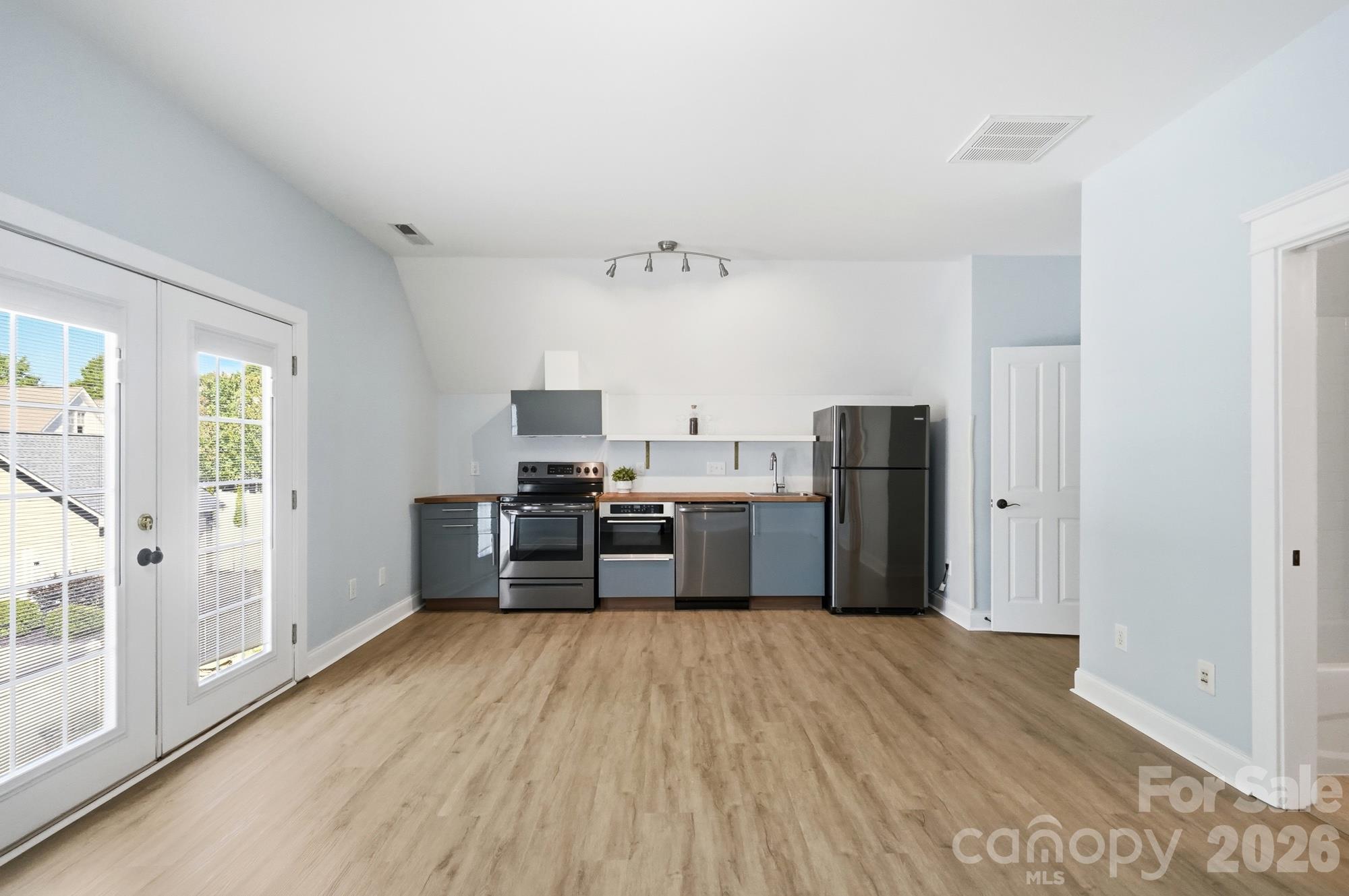 882 Promenade Walk Property Photo 37