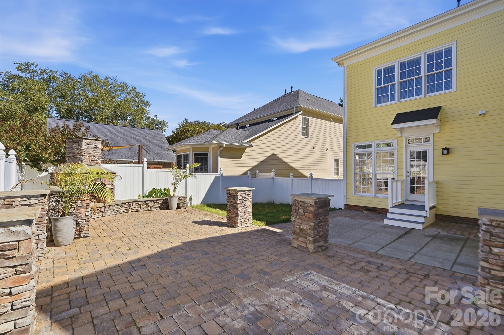 882 Promenade Walk Property Photo 48