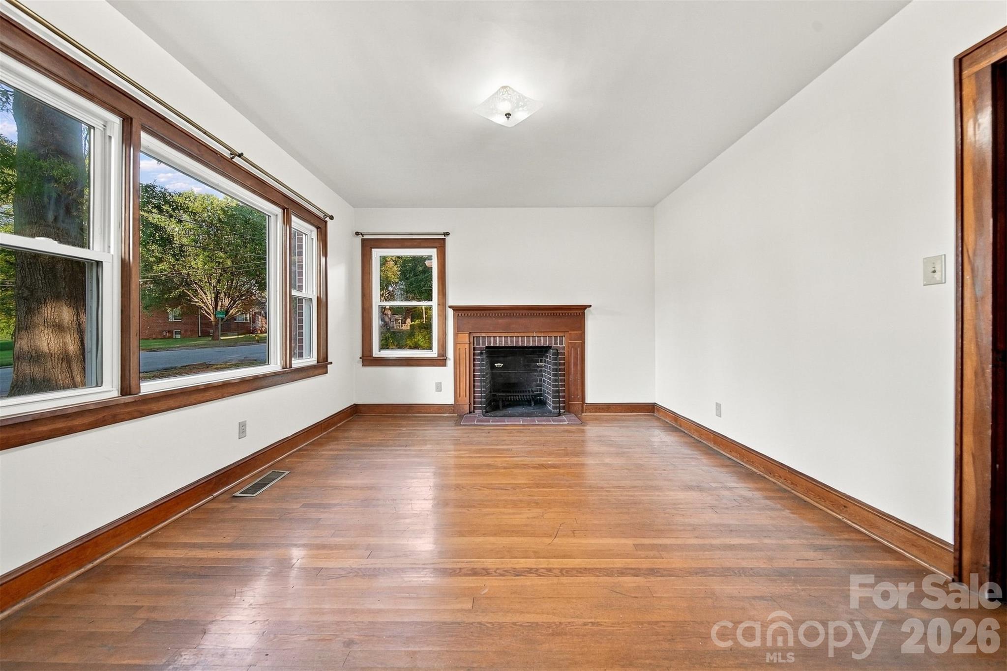 203 W 21st Street Property Photo 5