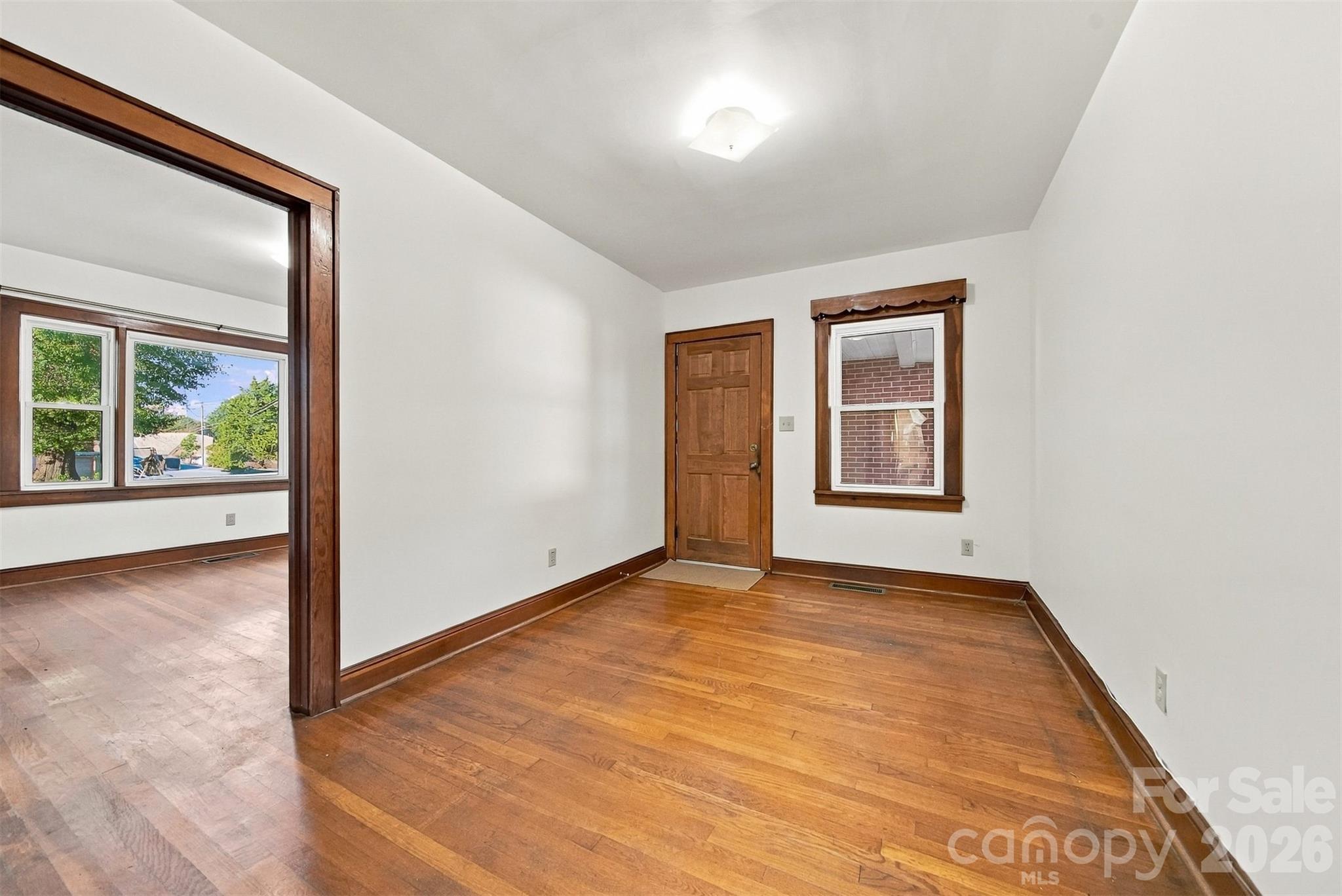 203 W 21st Street Property Photo 6