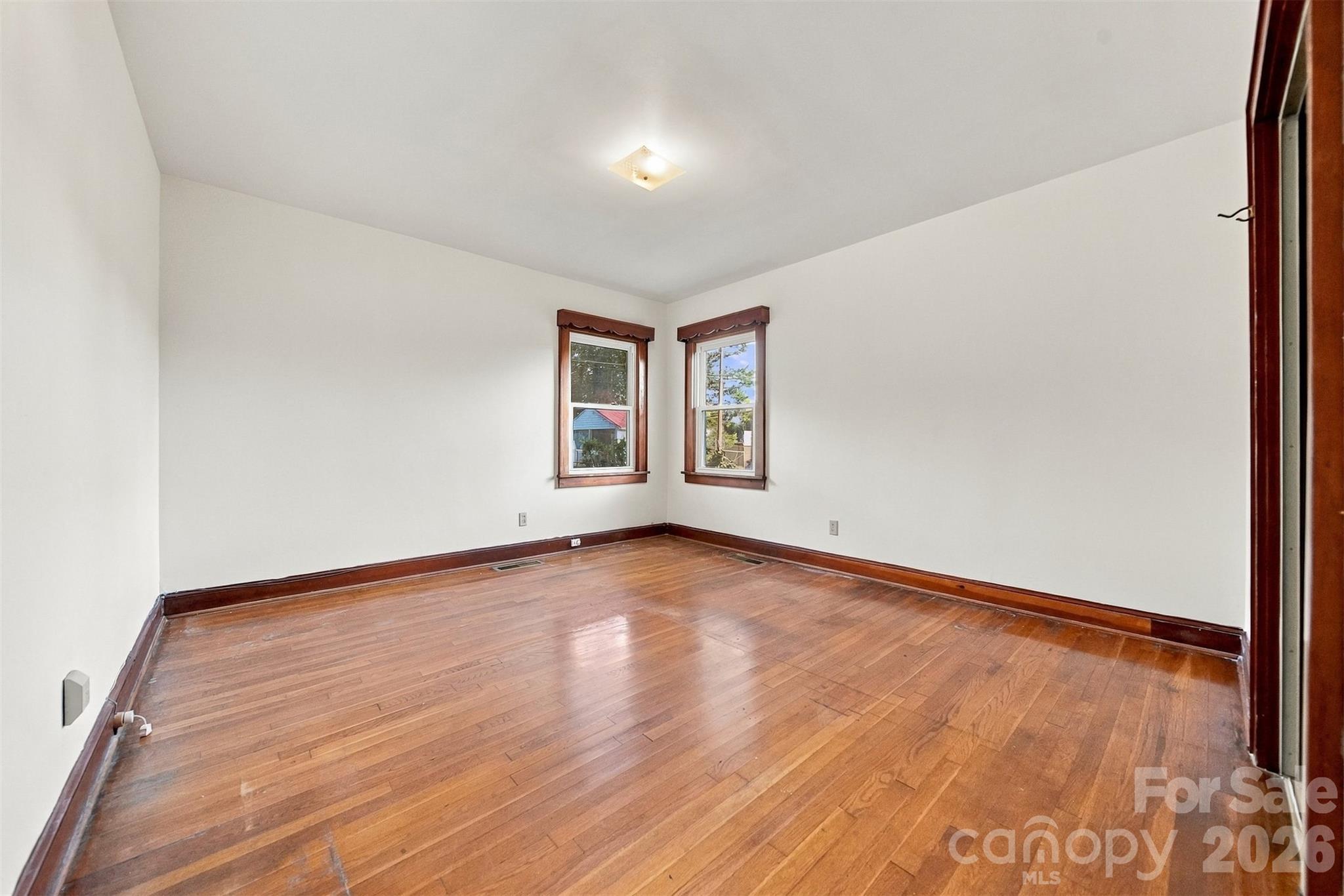203 W 21st Street Property Photo 13