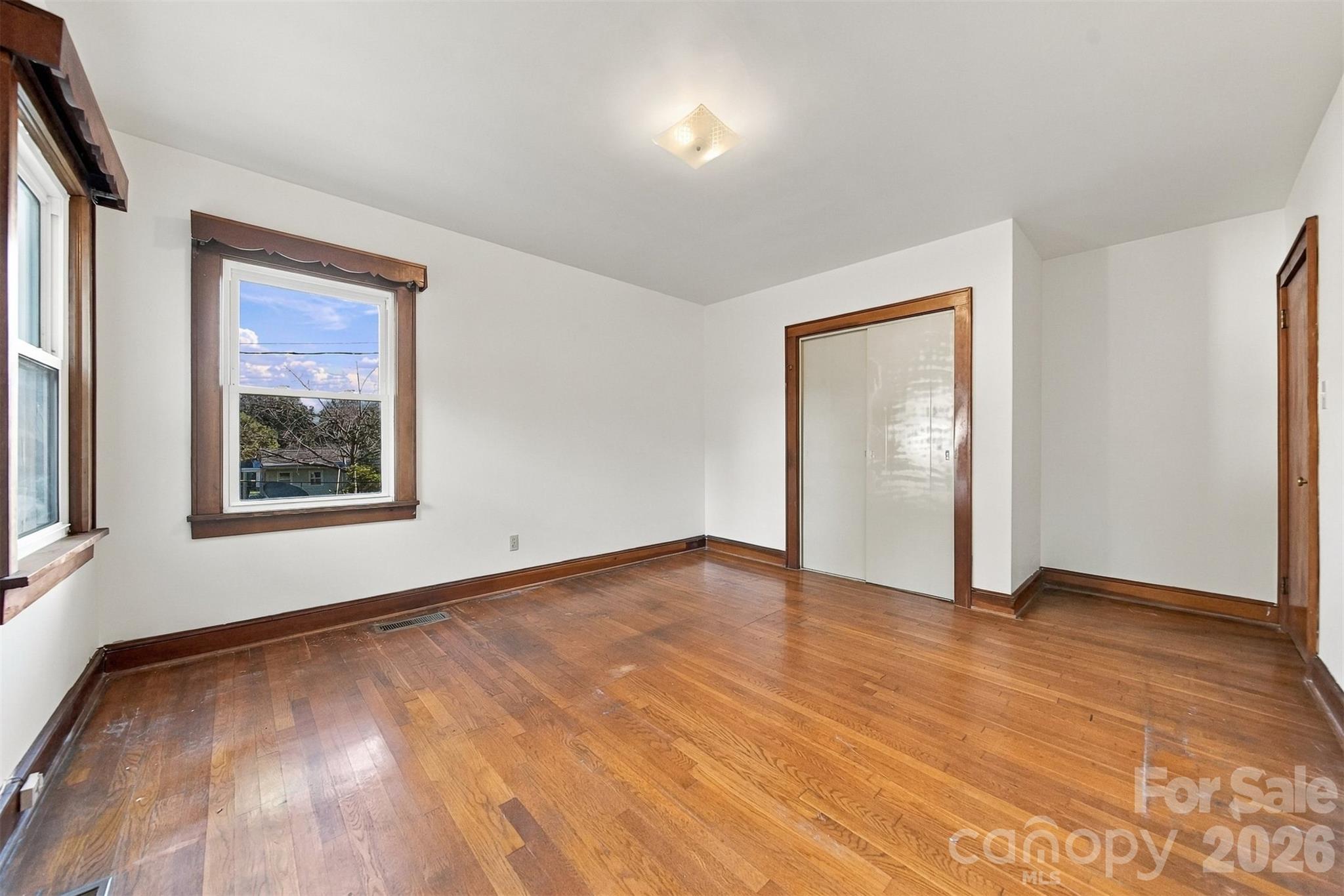 203 W 21st Street Property Photo 14