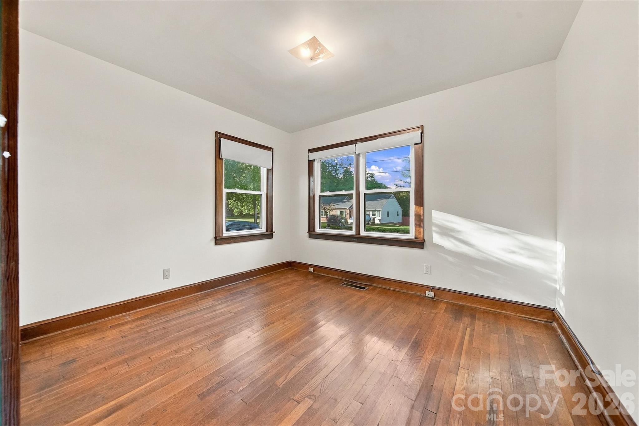 203 W 21st Street Property Photo 15
