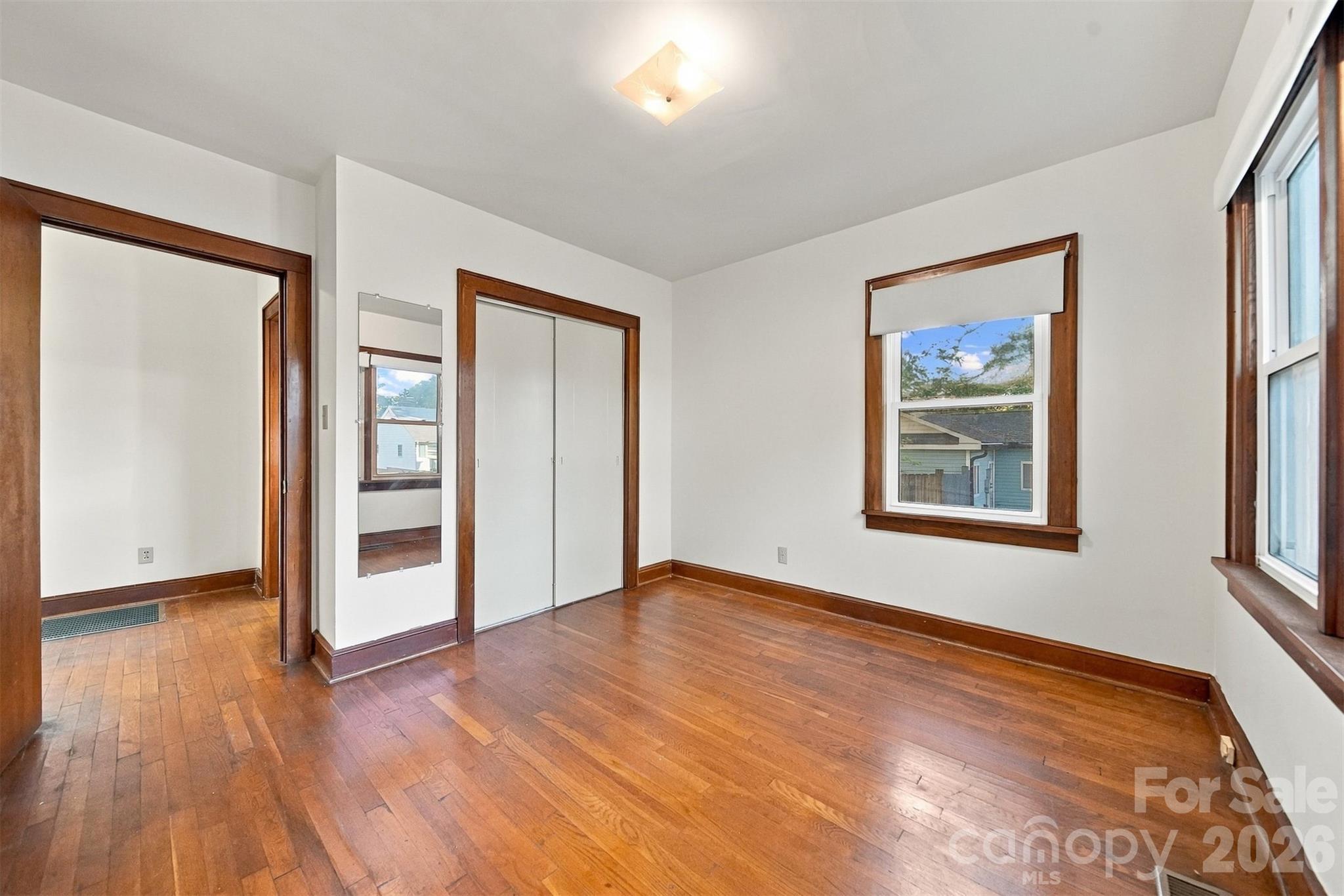 203 W 21st Street Property Photo 16