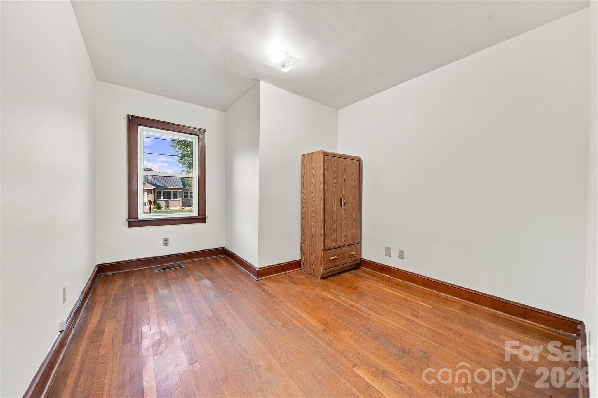 203 W 21st Street Property Photo 17
