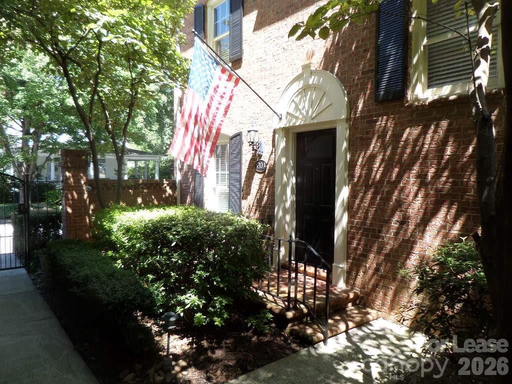 530 N Poplar Street A Property Photo 1