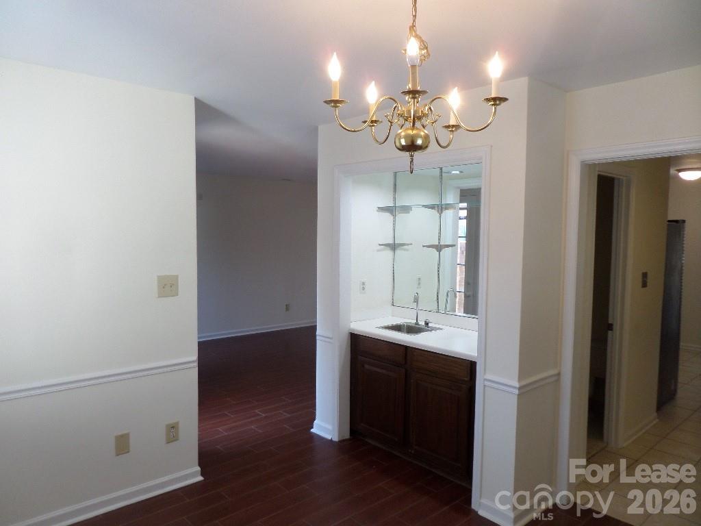 530 N Poplar Street A Property Photo 5
