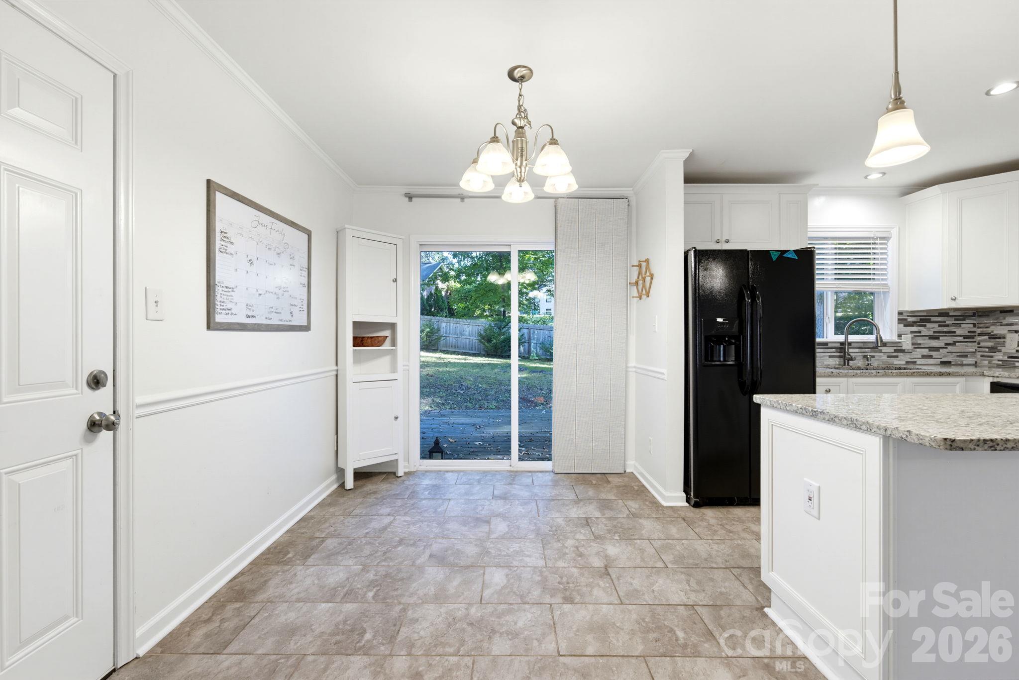6901 Rollingridge Drive Property Photo 12