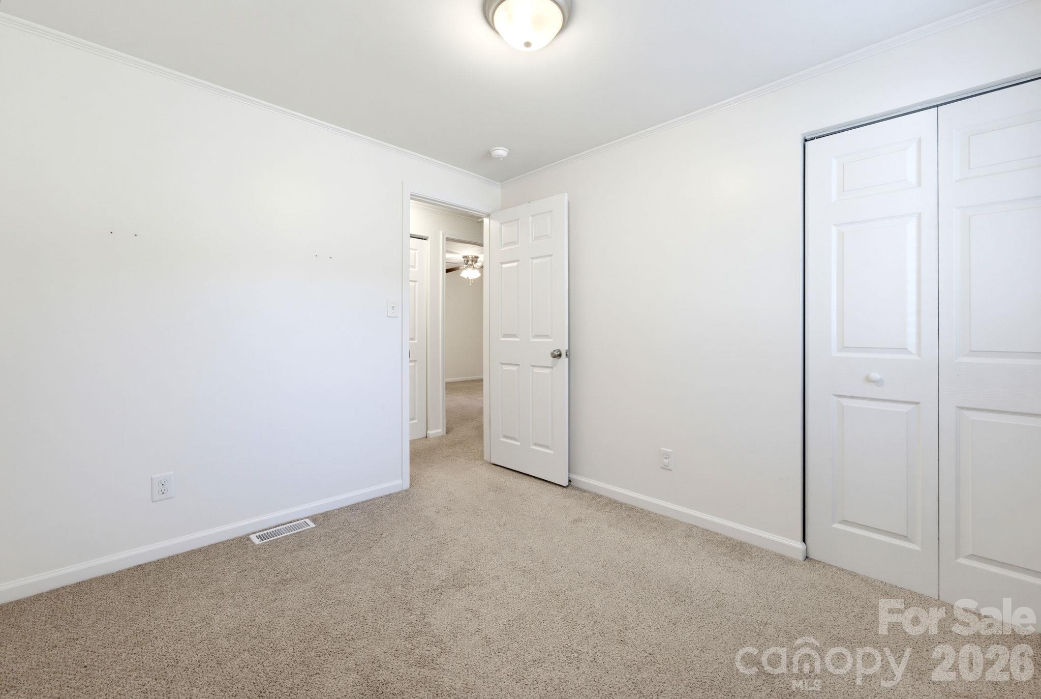 6901 Rollingridge Drive Property Photo 16