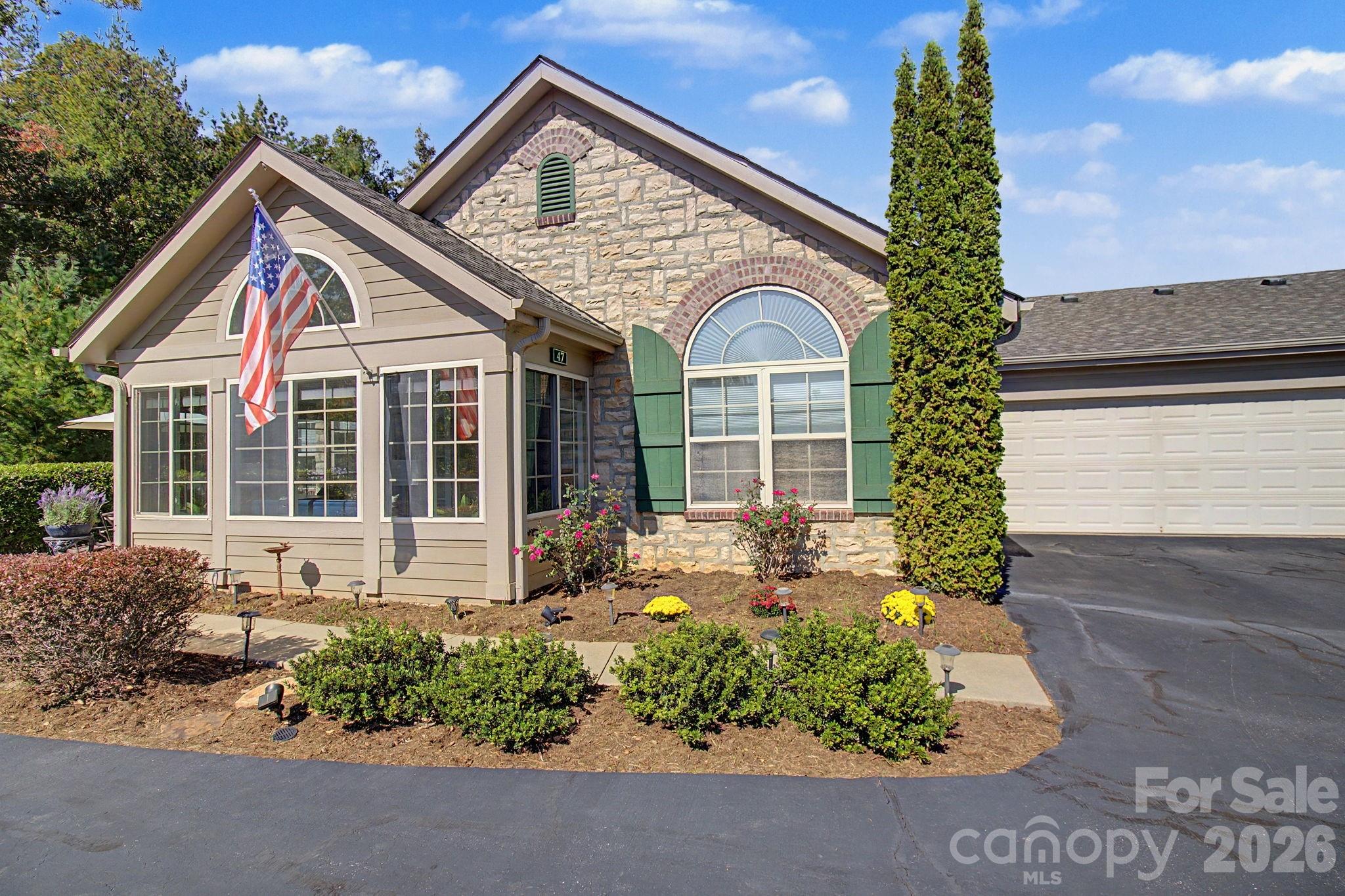 47 Outlook Circle Property Photo 1