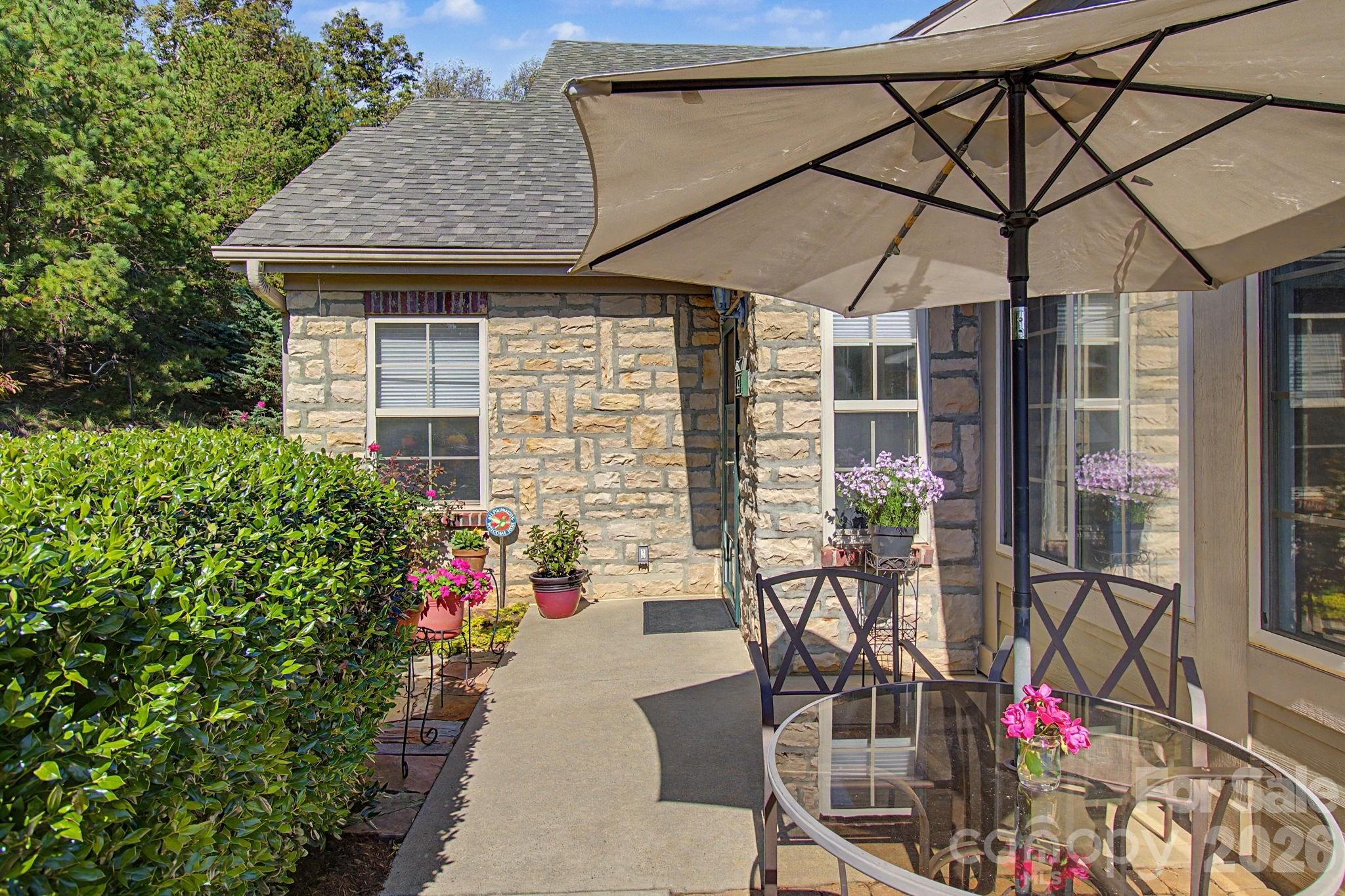 47 Outlook Circle Property Photo 3