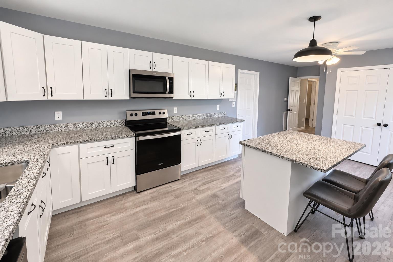 745 6th Avenue Property Photo 4