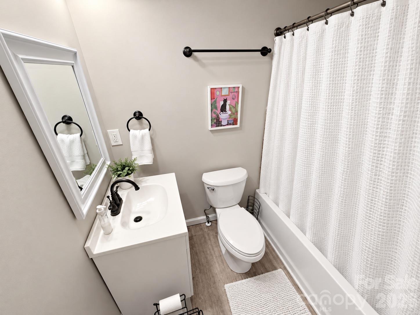 745 6th Avenue Property Photo 15