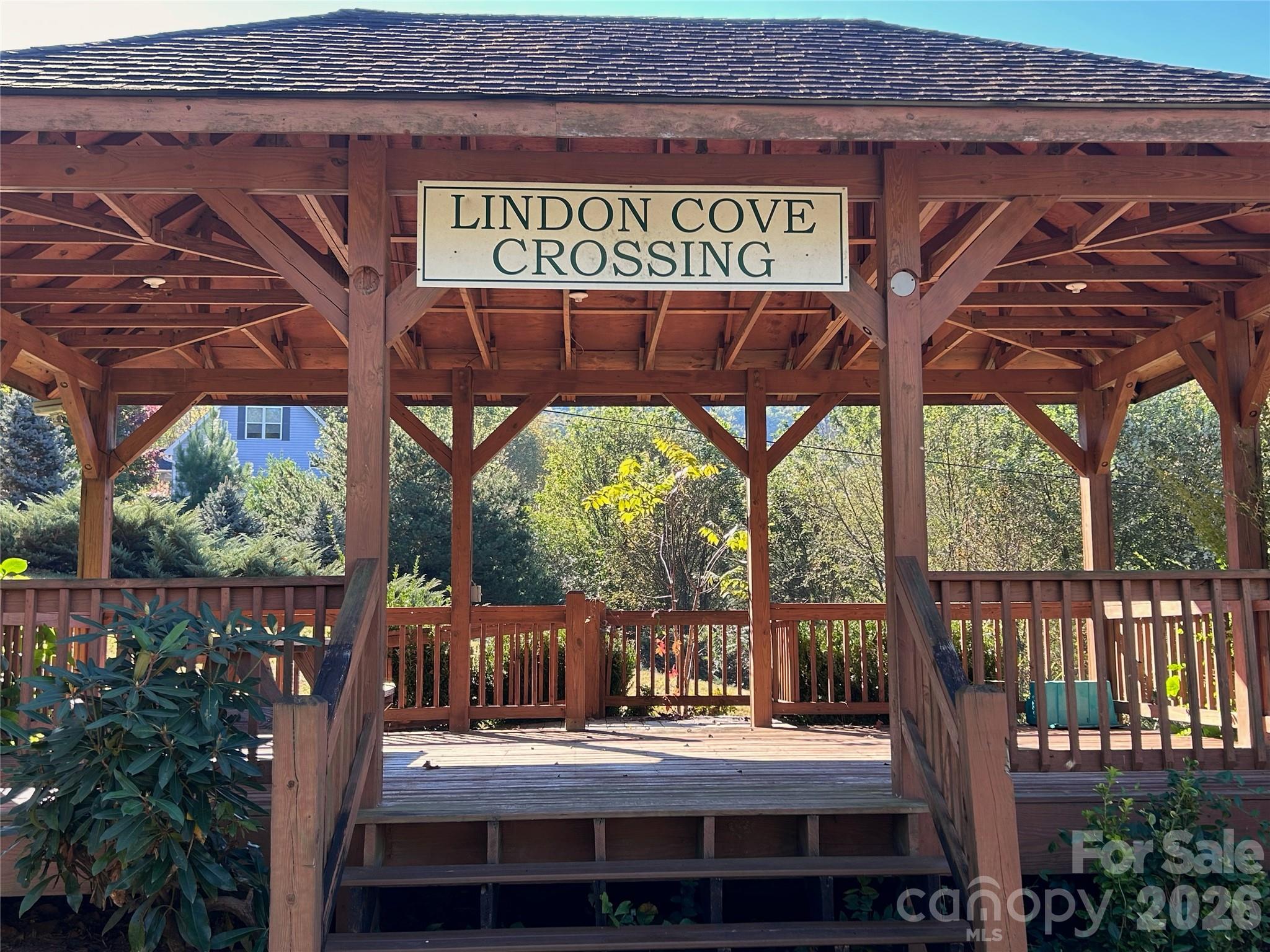 100 S Lindon Cove Road Property Photo 1