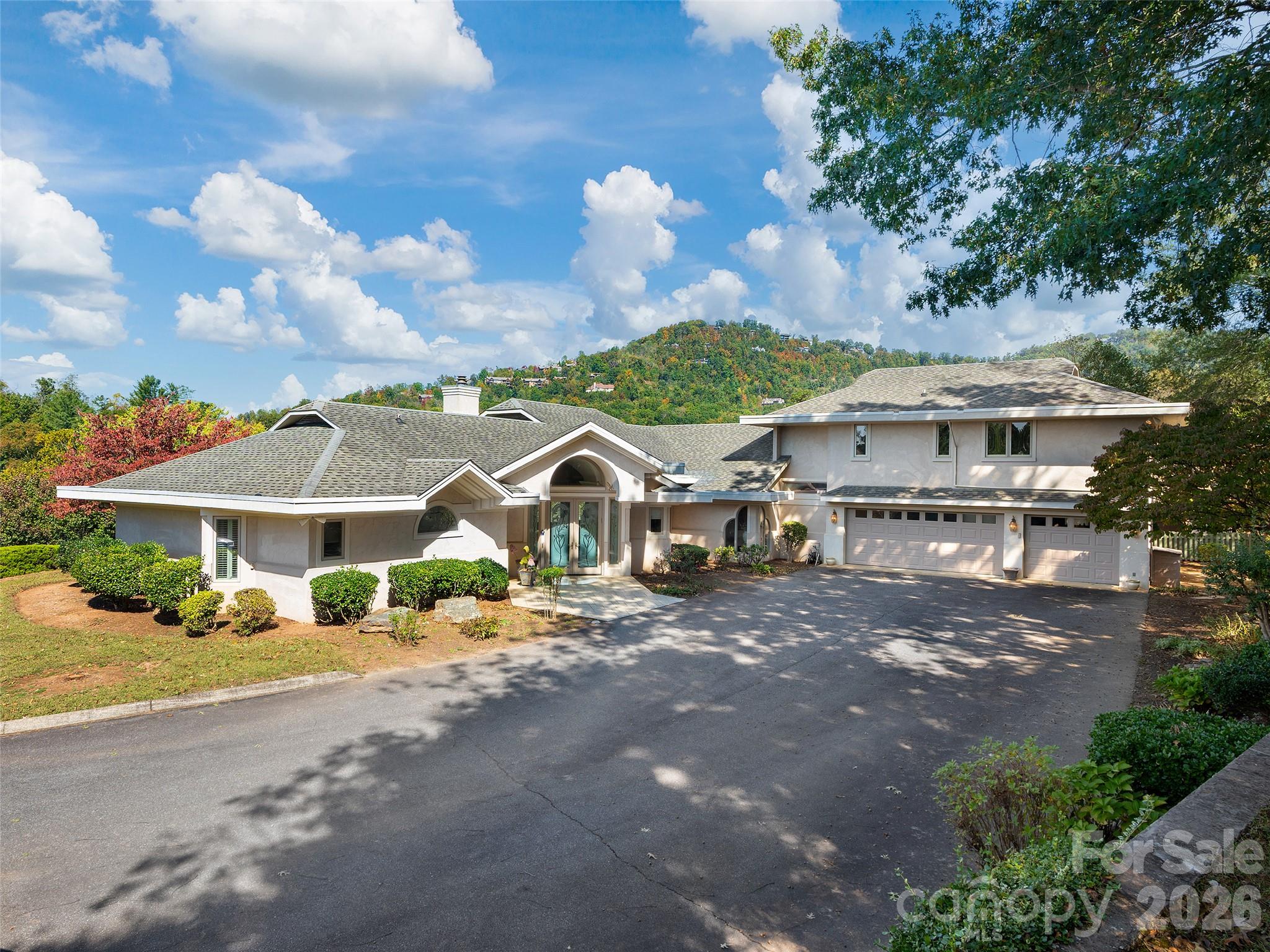 4 Oxford Court Property Photo 1
