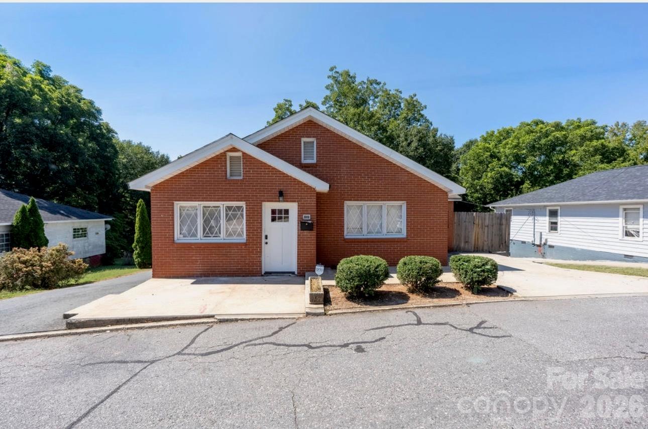 387 Woodlawn Street Property Photo 1